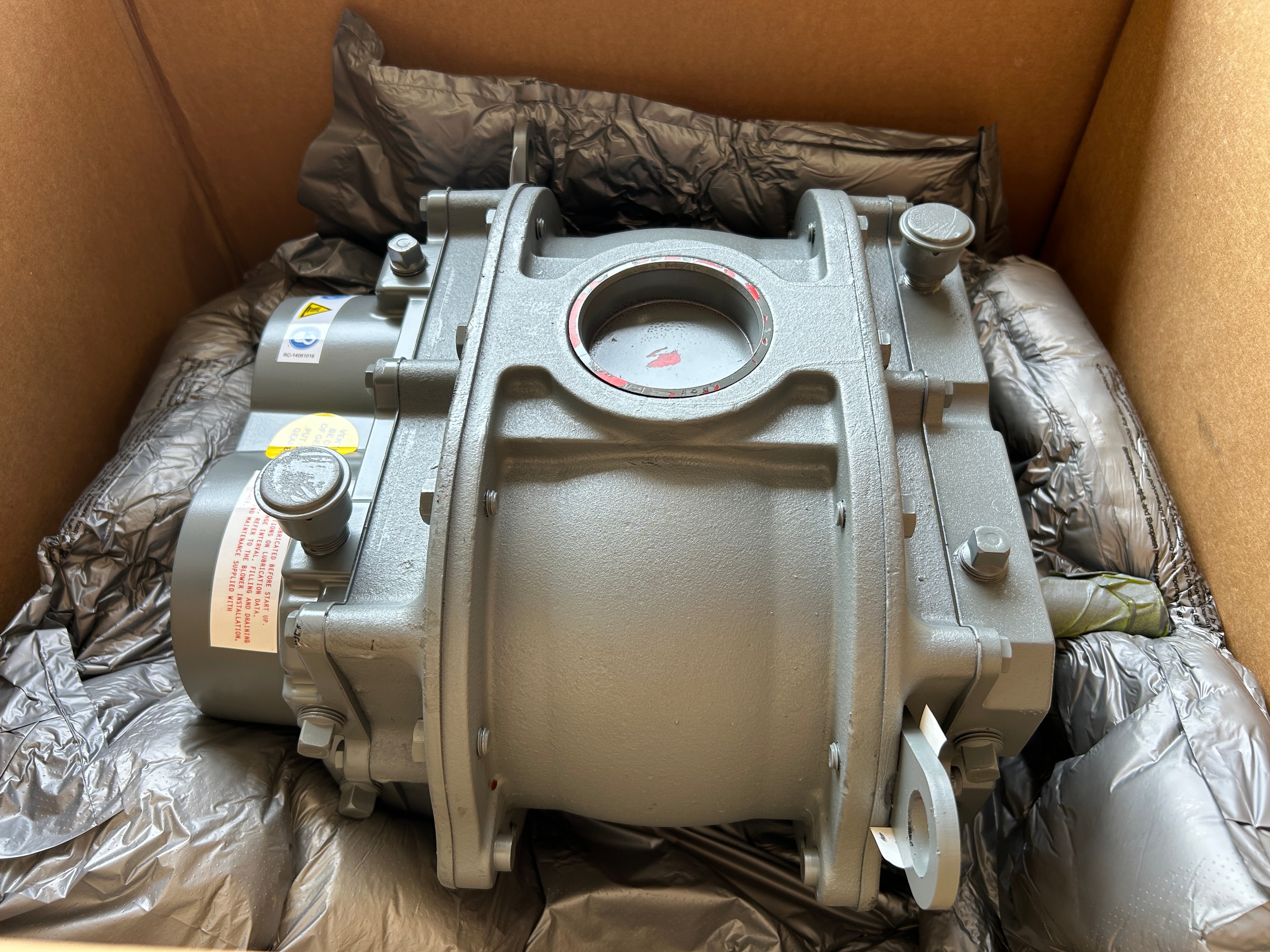 Howden Roots Rotary Lobe Blower 45 URAI DSL L with Novatec Gear Oil 12-0028