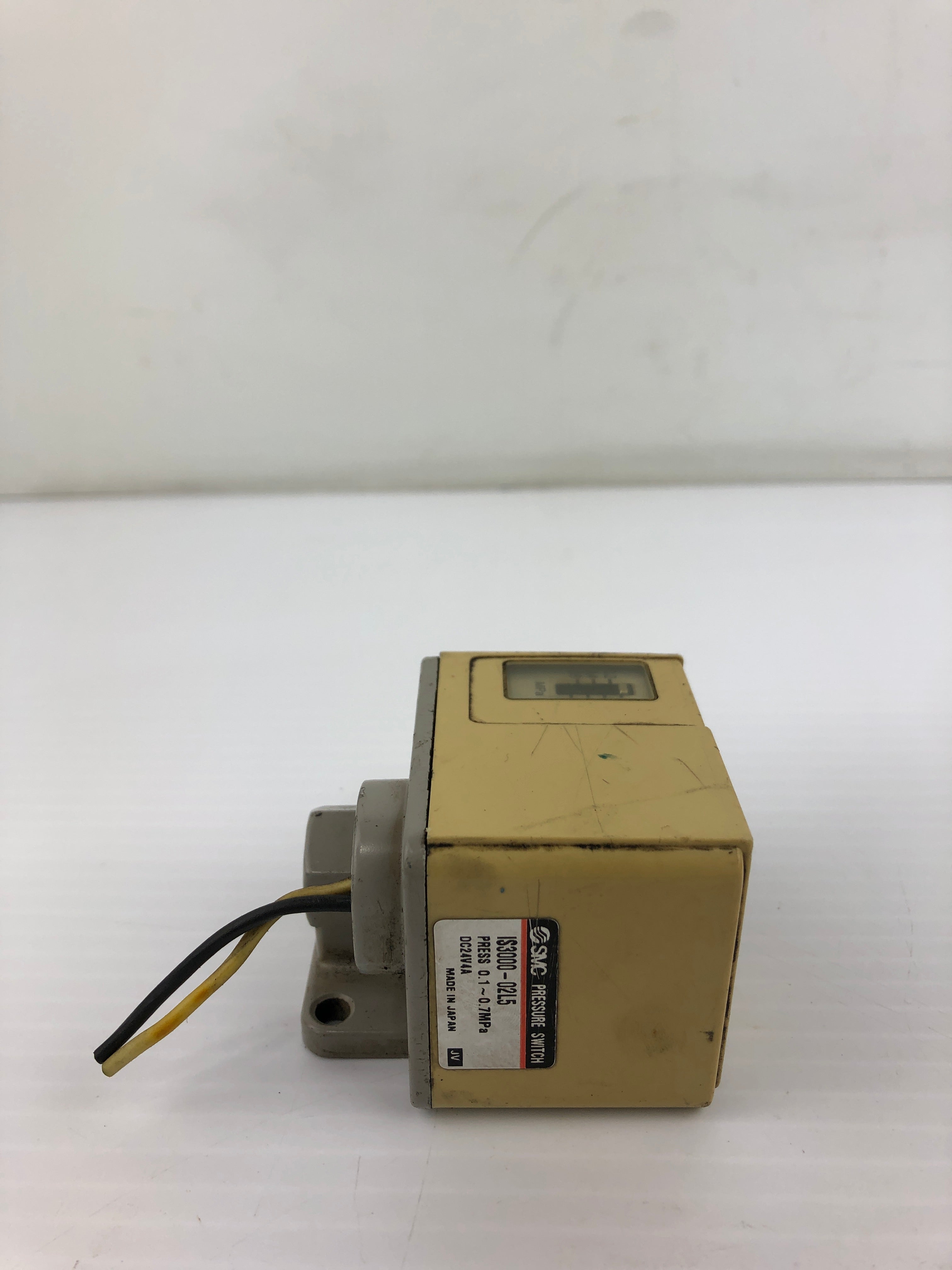 SMC IS3000-02L5 Pressure Switch 0.1~0.7MPa