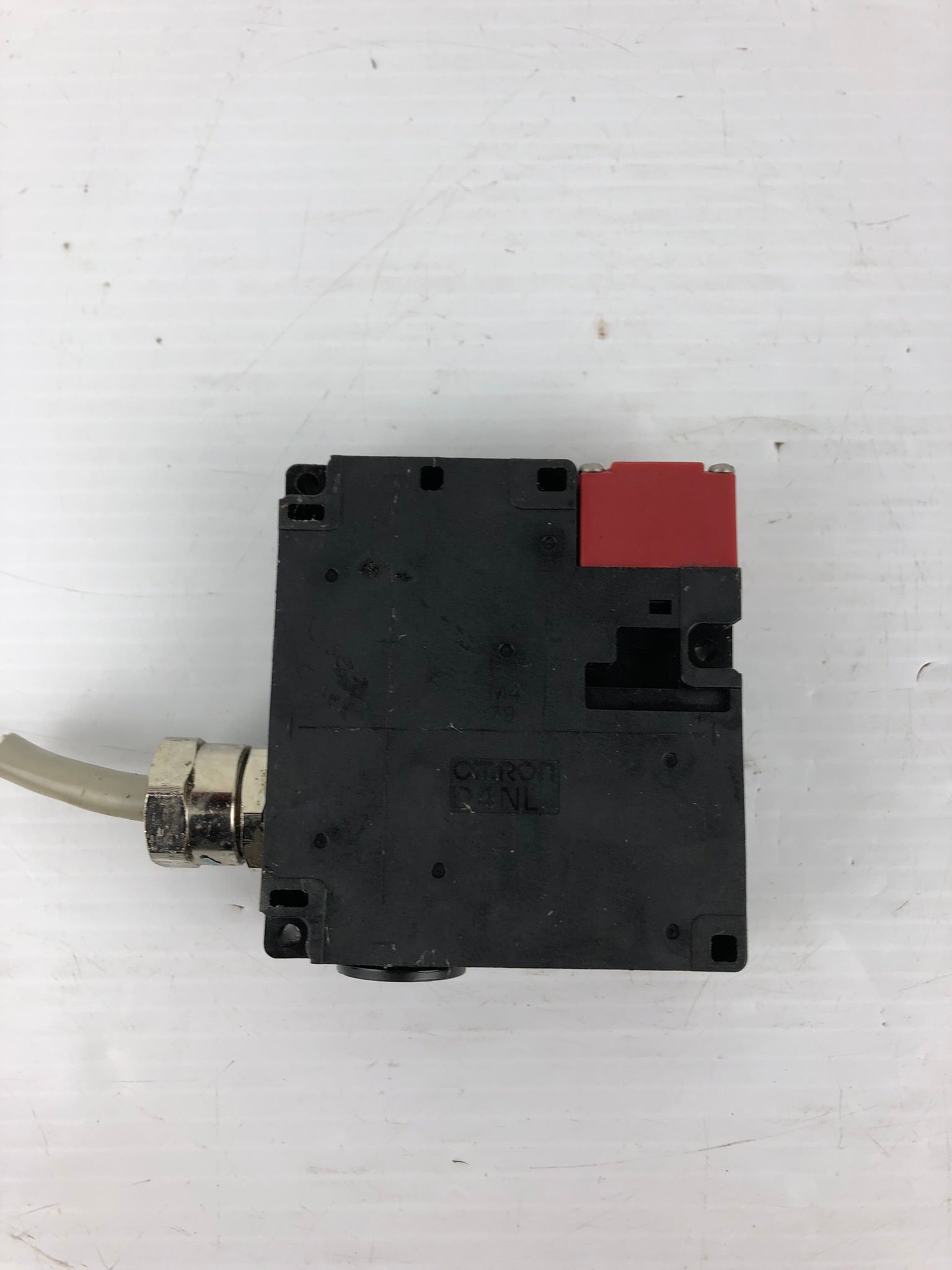 Omron D4NL-1CFG-B Guard Lock Safety-Door Switch 24VDC 100% ED 200mA