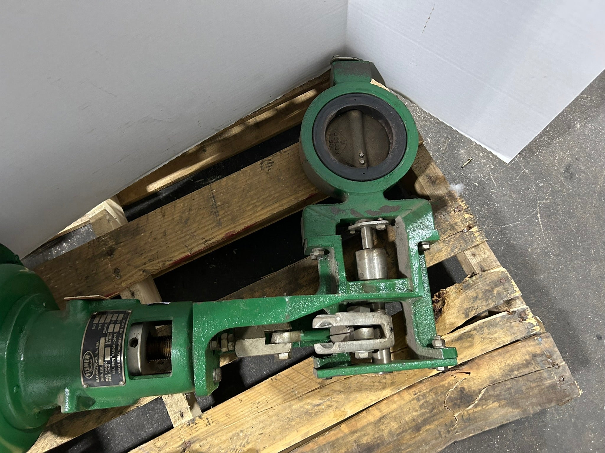 Fisher Controls 5867352 Gate Valve Size 30, Type 656 Travel 2-1/8 125 PSIG