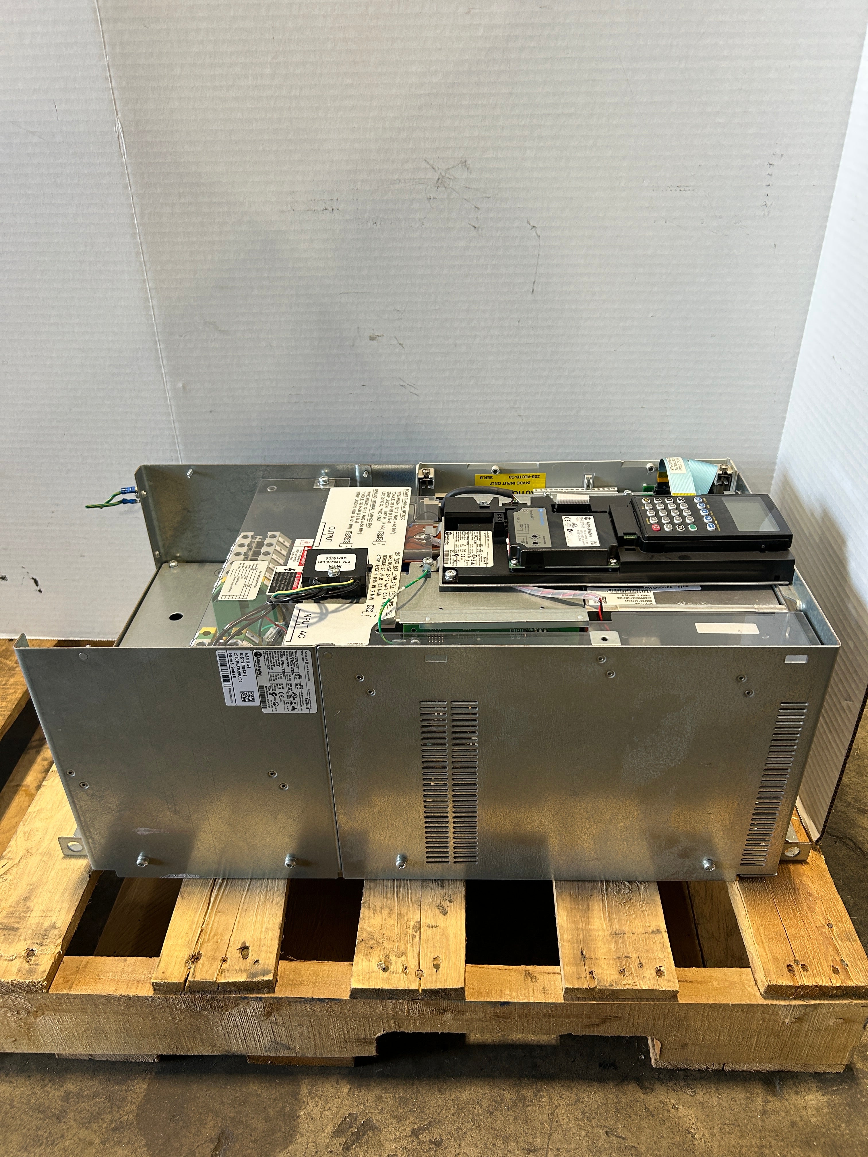Allen-Bradley 20BD096A3ANNANC0 PowerFlex 700 AC Drive 75HP Series B