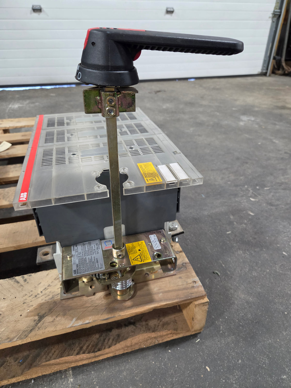 ABB OES800L3 Fusible Disconnect Switch 3 Pole 600VAC 800A w/ Fuses On/Off Switch