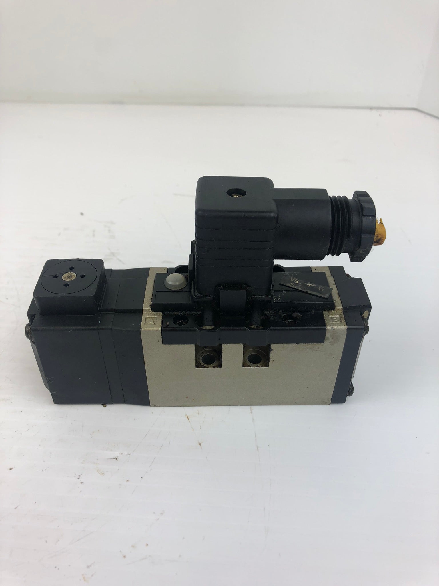 SMC VS7-6-FG-S-9N Solenoid Valve