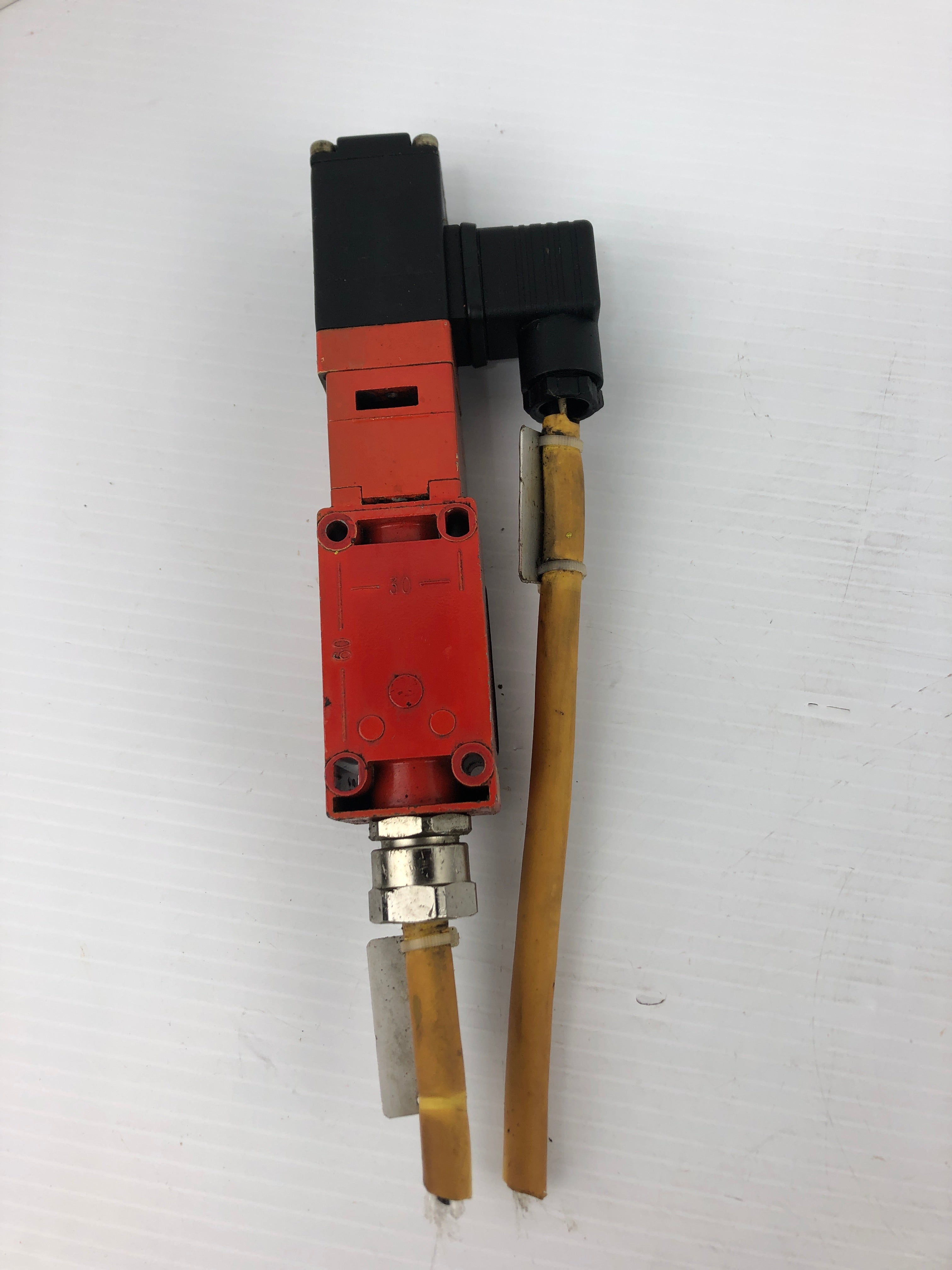 Telemecanique XCK-J Safety Limit Switch 240V 3A
