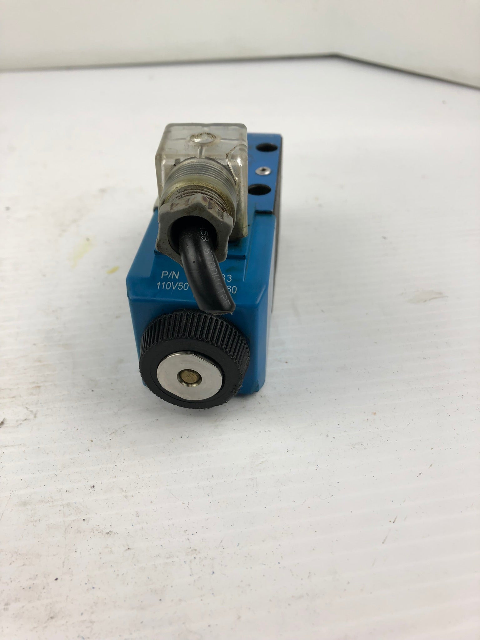 Eaton Vickers DG4V-3-0B-M-U-B6-60 Solenoid Hydraulic Valve