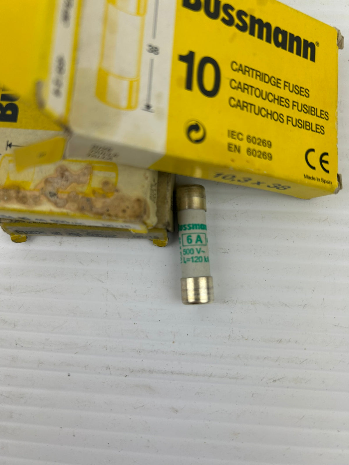 Lot of 28 - Bussmann C10G25 C10G4 C10M6 Industrial Ceramic Fuses