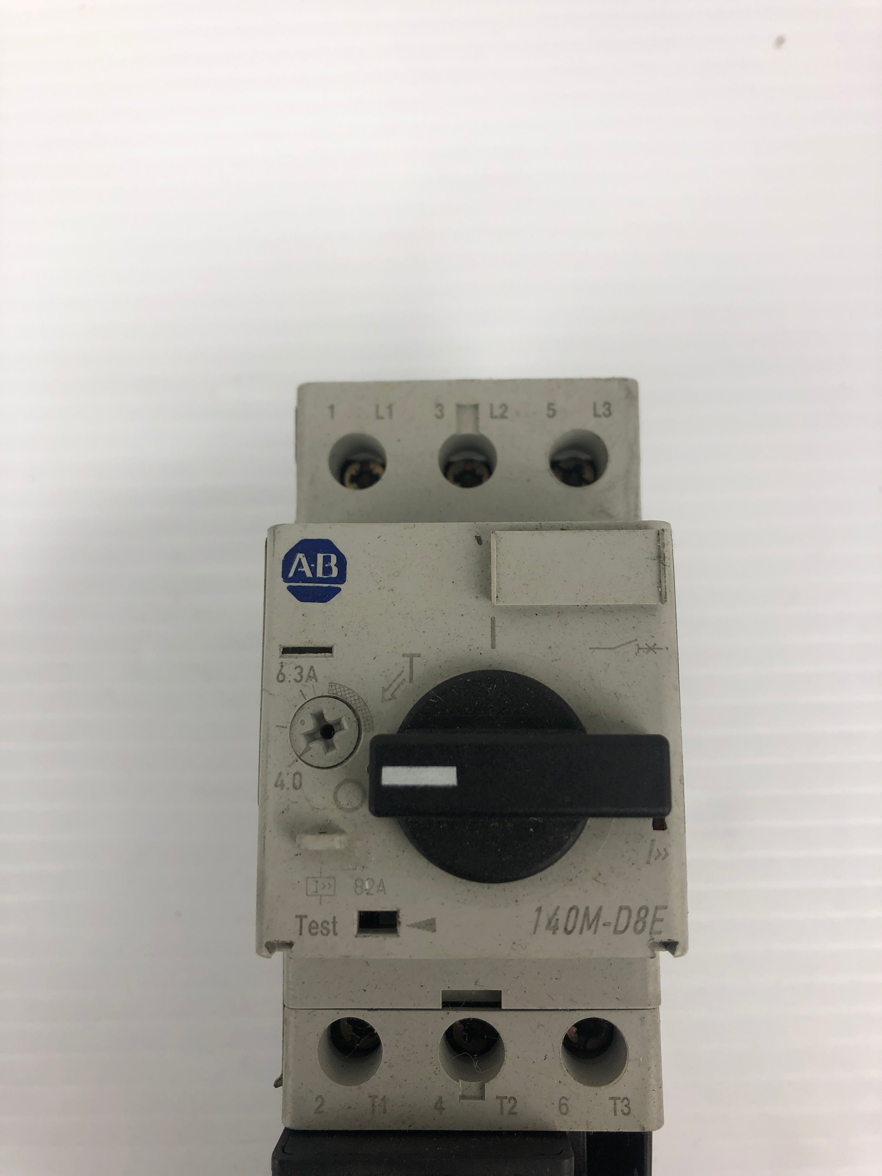 Allen Bradley 140M-D8E-B63 Contactor Series B 100-C09*10 Contactor Series A