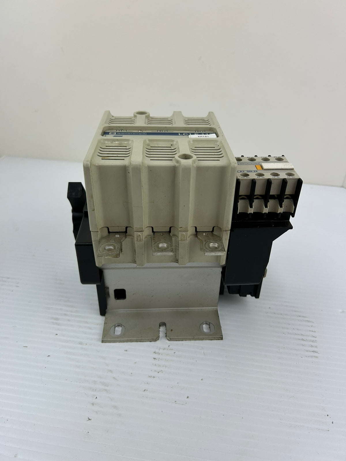 Telemecanique LC1F115 3 Pole 115A Contactor 600V 110V Coil LX1FF1106 LA1DN22