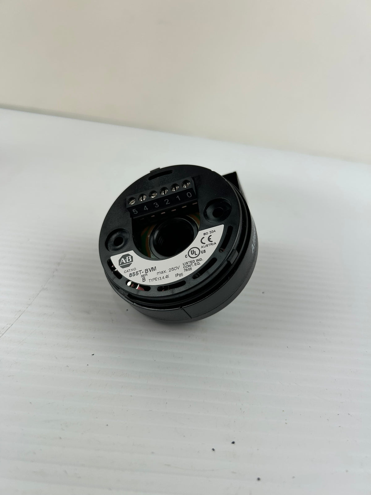 Allen Bradley 855T-BVM Vertical Mount Base for Stack Light Black Series B