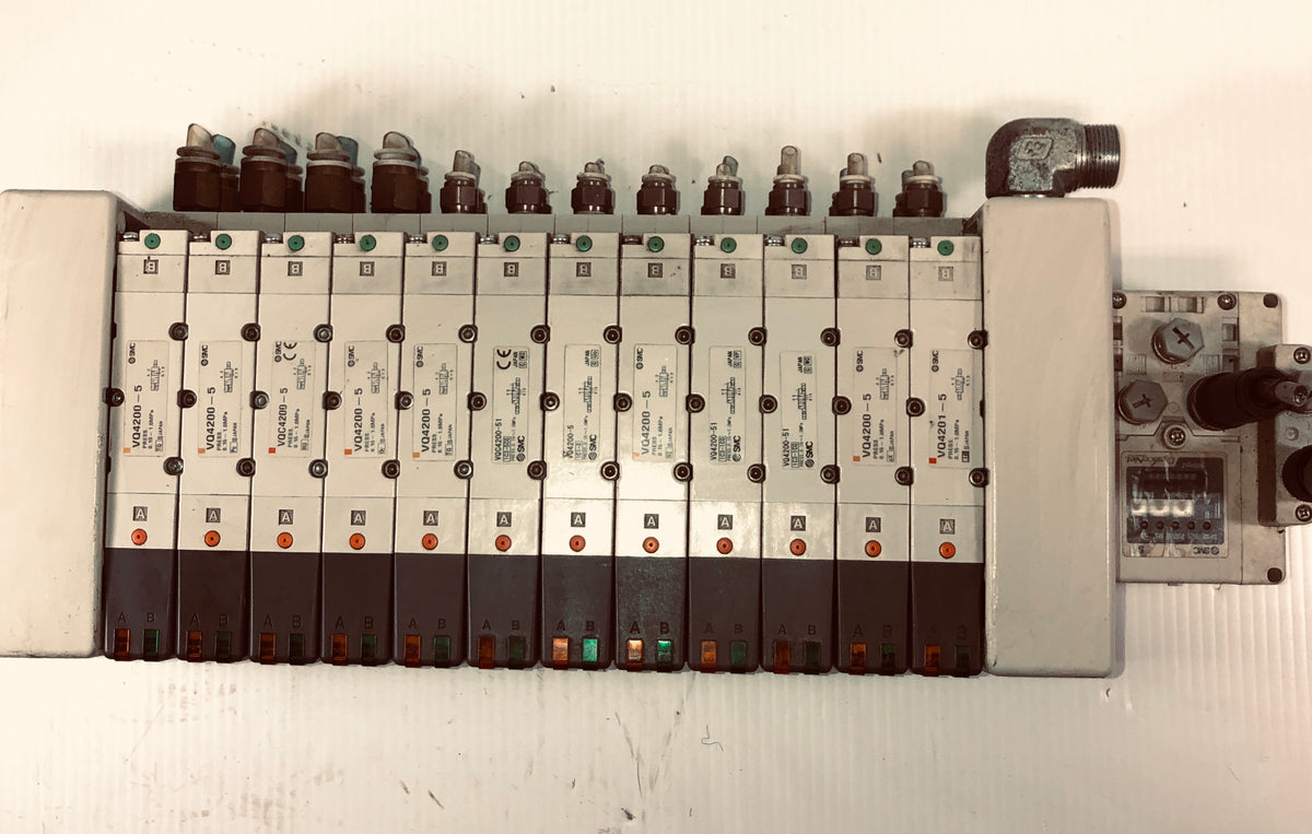 SMC VQ4200-5 x 8, VQ4200-51 x 3, VQ4201-5 x 1 Pneumatic Valve Bank