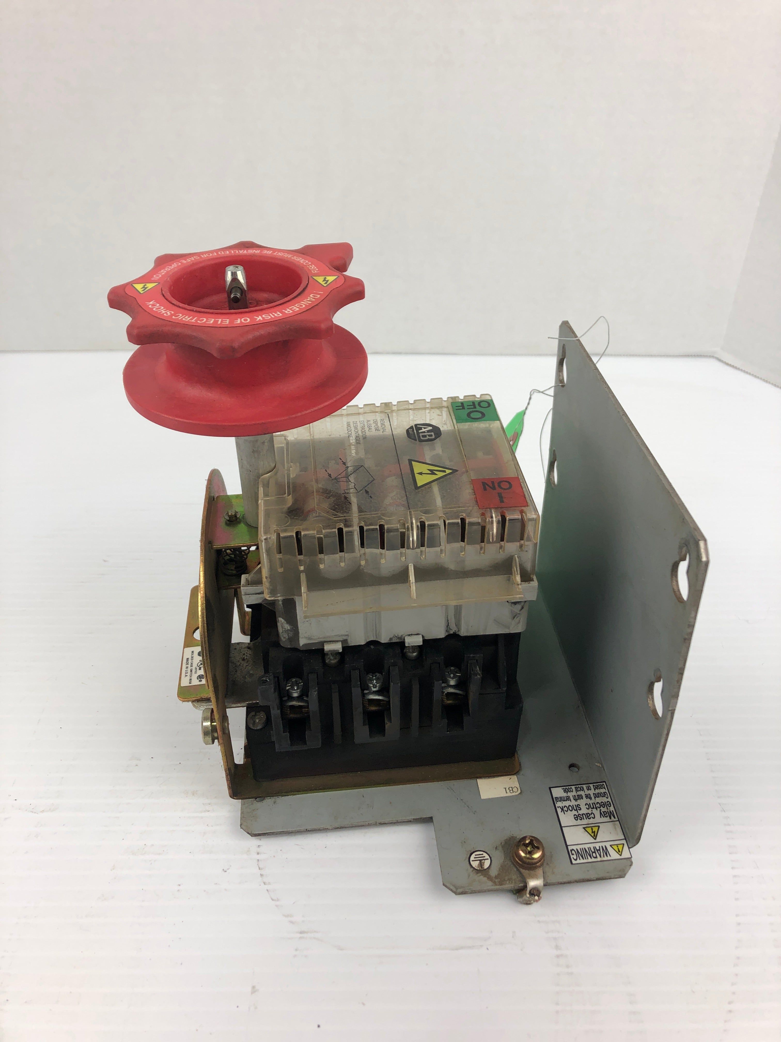 Allen-Bradley 194RF-NC030* Ser A Fused Disconnect Switch Mounted - No Side Cover
