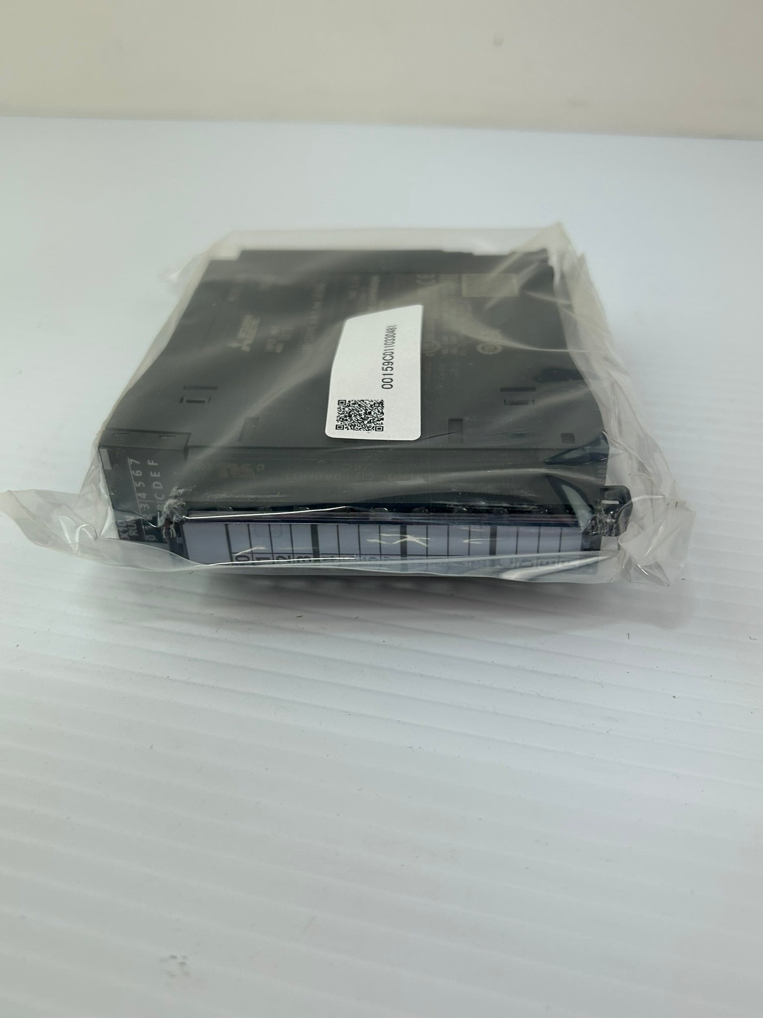 Mitsubishi RX10 MELSEC iQ-R PLC AC Input Module 10 Point 100-120VAC