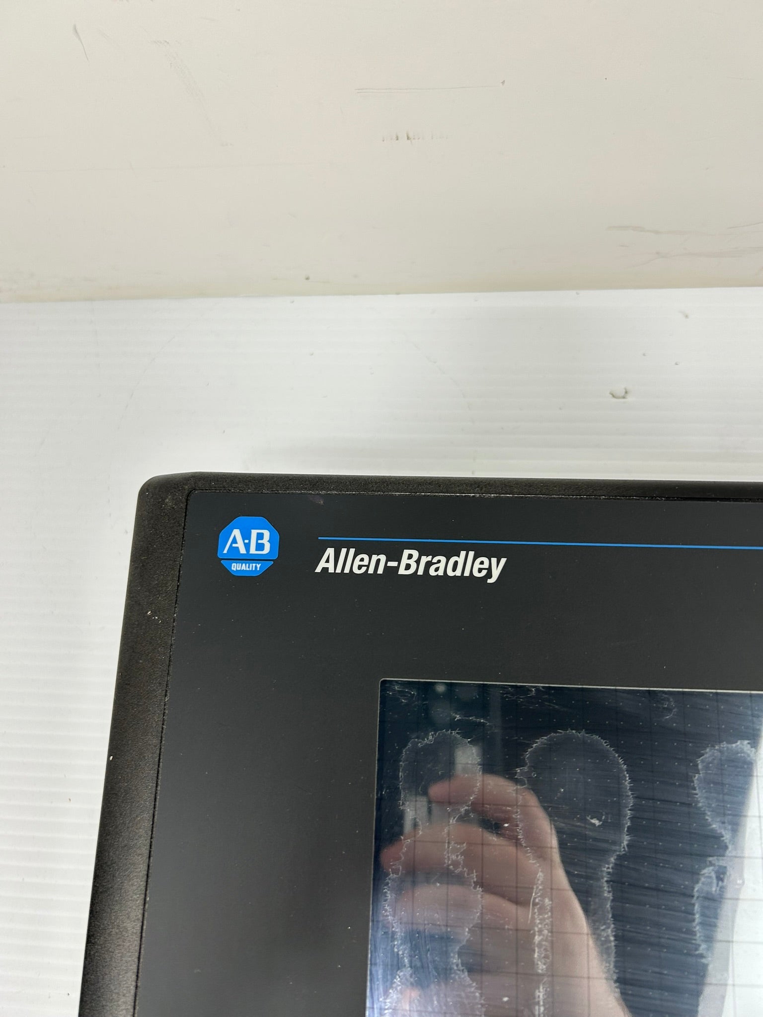 Allen Bradley 2711-T10C8 PanelView 1000 Series C Rev B FRN 4.10 100-240VAC