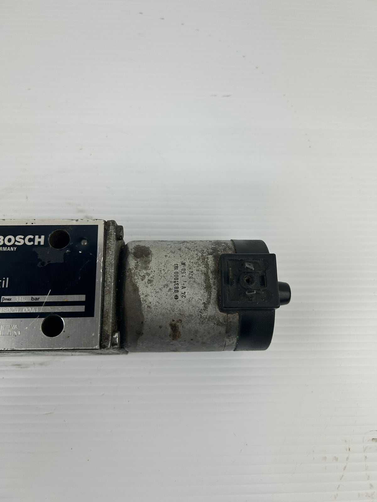 Bosch 0810001000 V93 Directional Valve