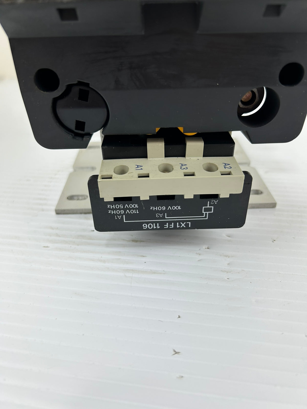 Telemecanique LC1F115 600VAC 3 Pole Contactor w/ LA1DN04 110V Coil