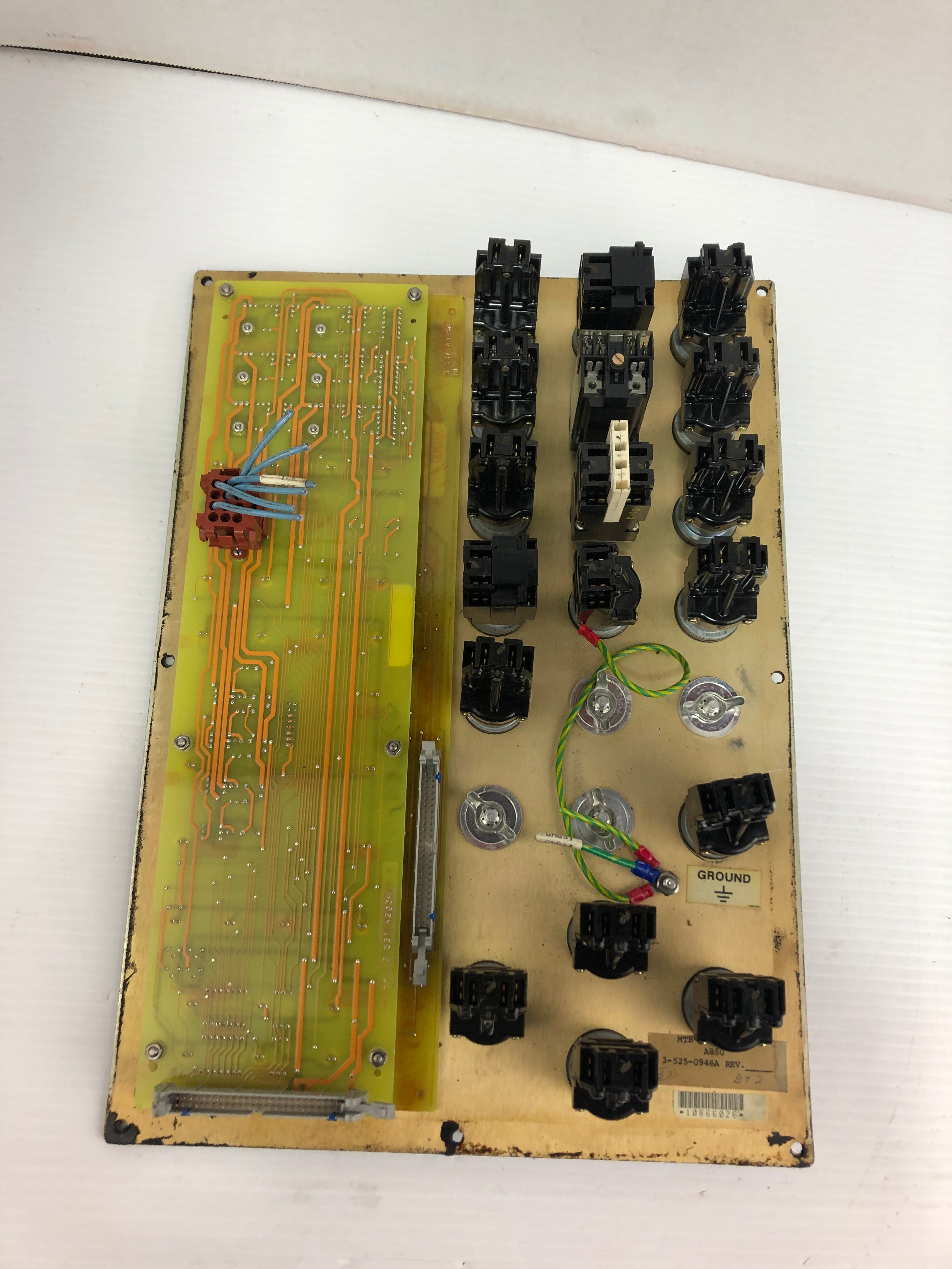 Cincinnati Milacron 3-525-0946A MTB Operator Control Panel A850