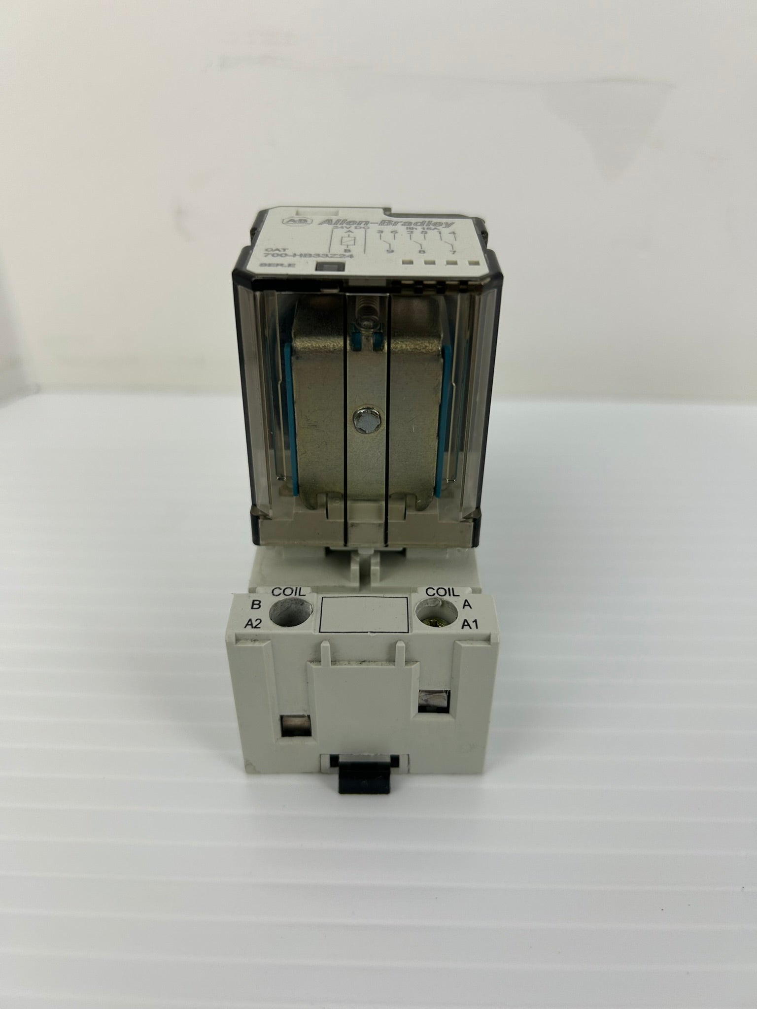 Allen-Bradley 700-HB33Z24 Relay Ser. E With 700-HN153 Base Ser. B - Lot of 2