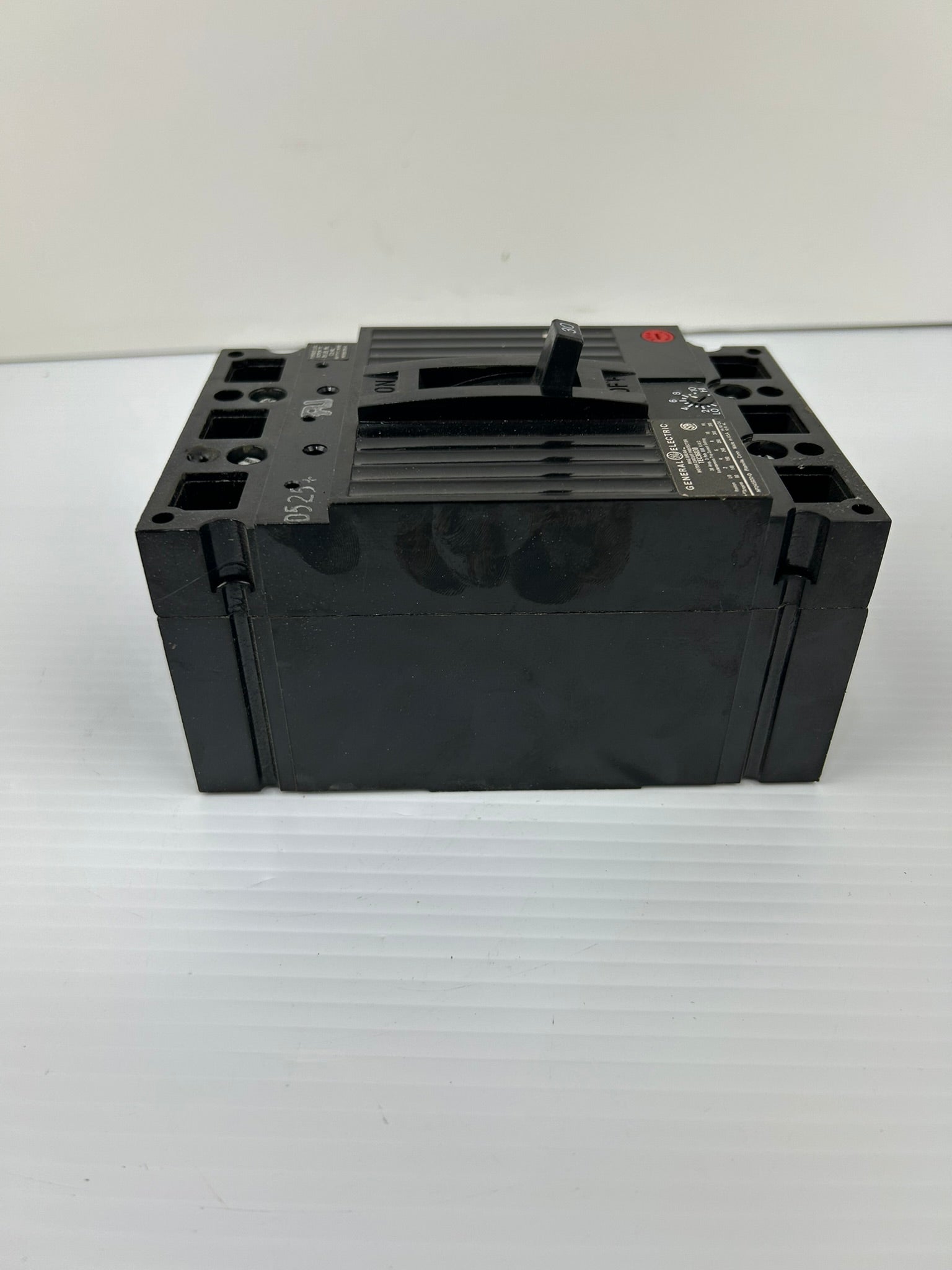 General Electric TEC36030 Circuit Breaker 30 Amp 3 Pole 600 VAC