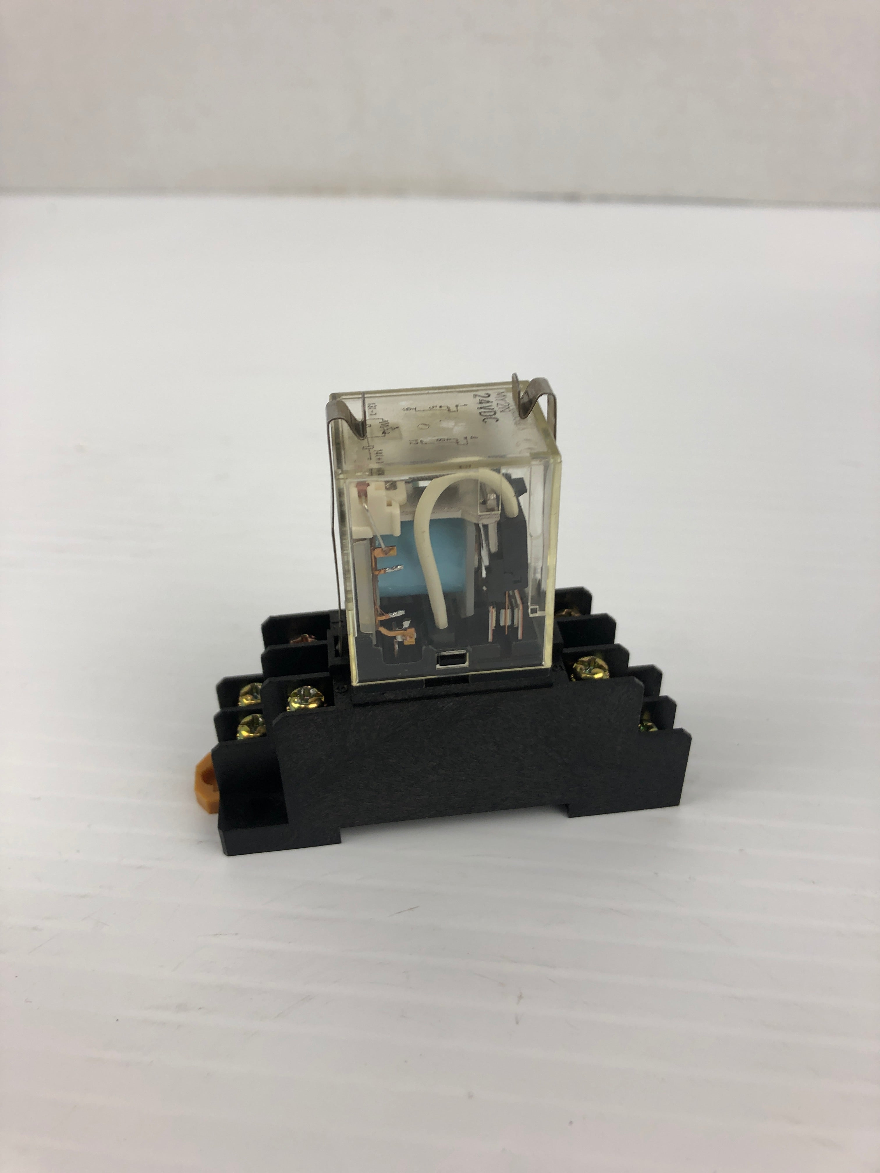 Omron MY2N 24VDC Relay with Base 1181Y4