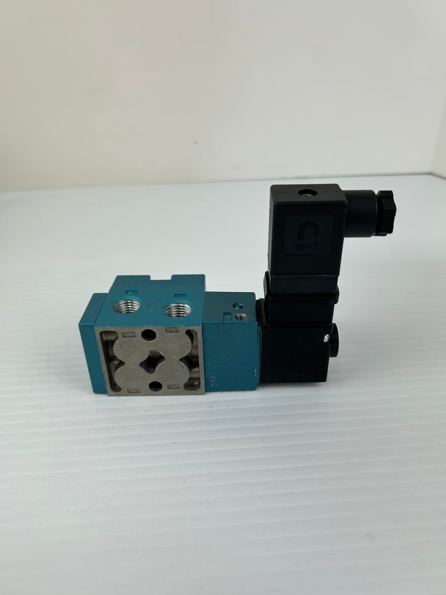 MAC Valves 712C-12-PI-111JB Solenoid Valve