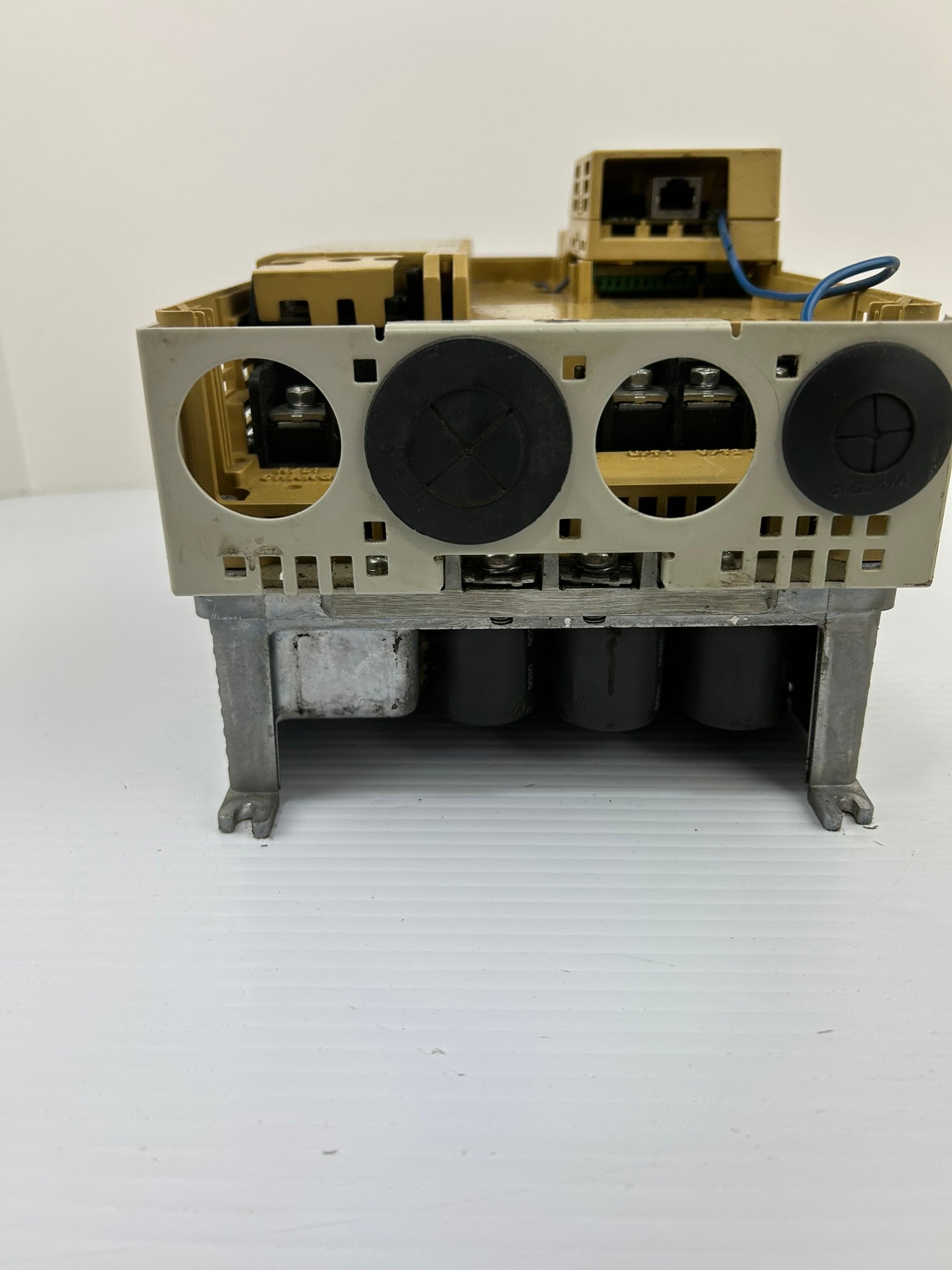 Yaskawa Electric CIMR-VU4A0031FAA 3PH AC Drive Rev A - No Top or Bottom Cover