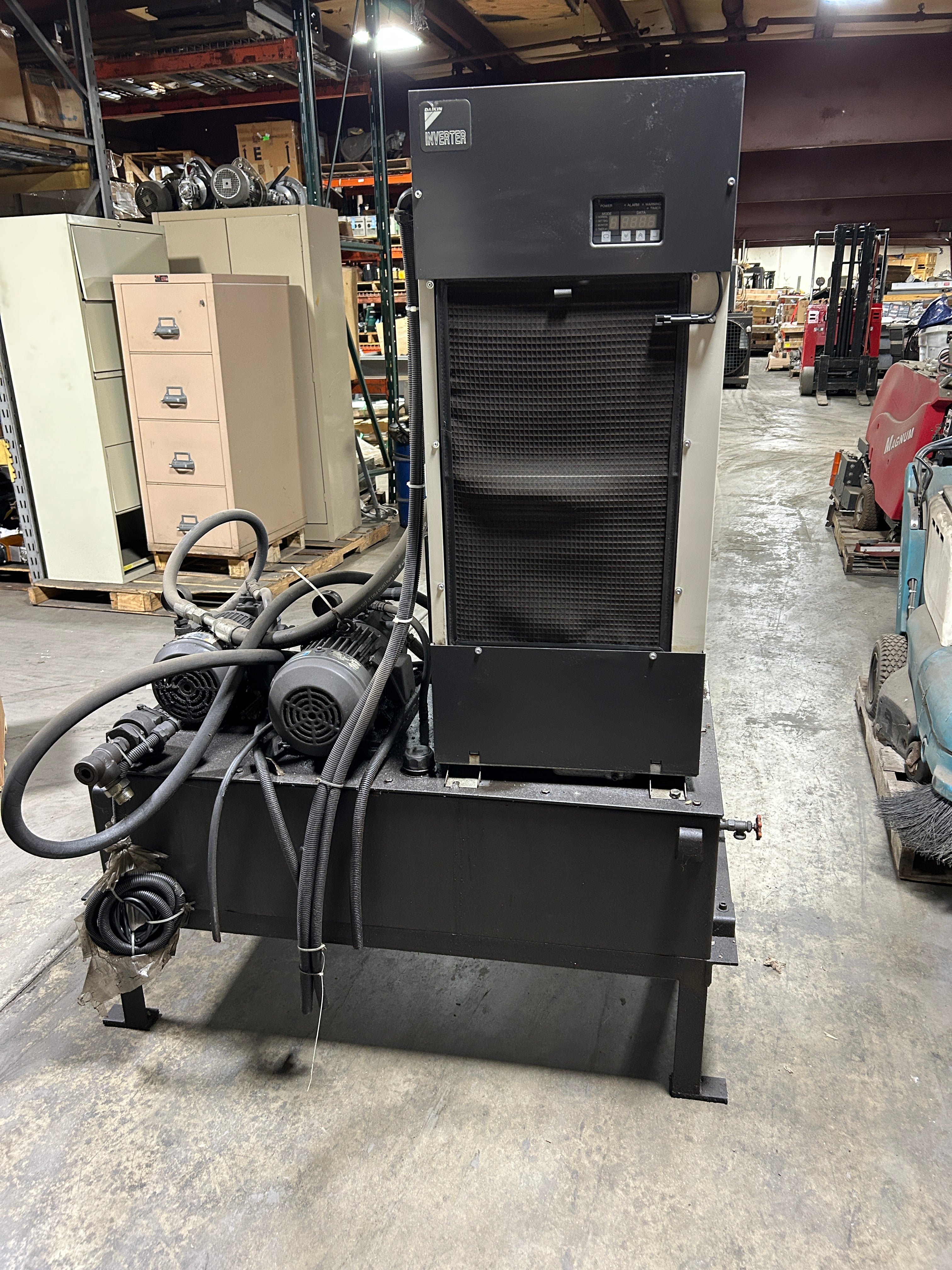 Daikin Industries AKZ569 Inverter Oil Cooling Unit Chiller 1702516 & Oil Tank 9