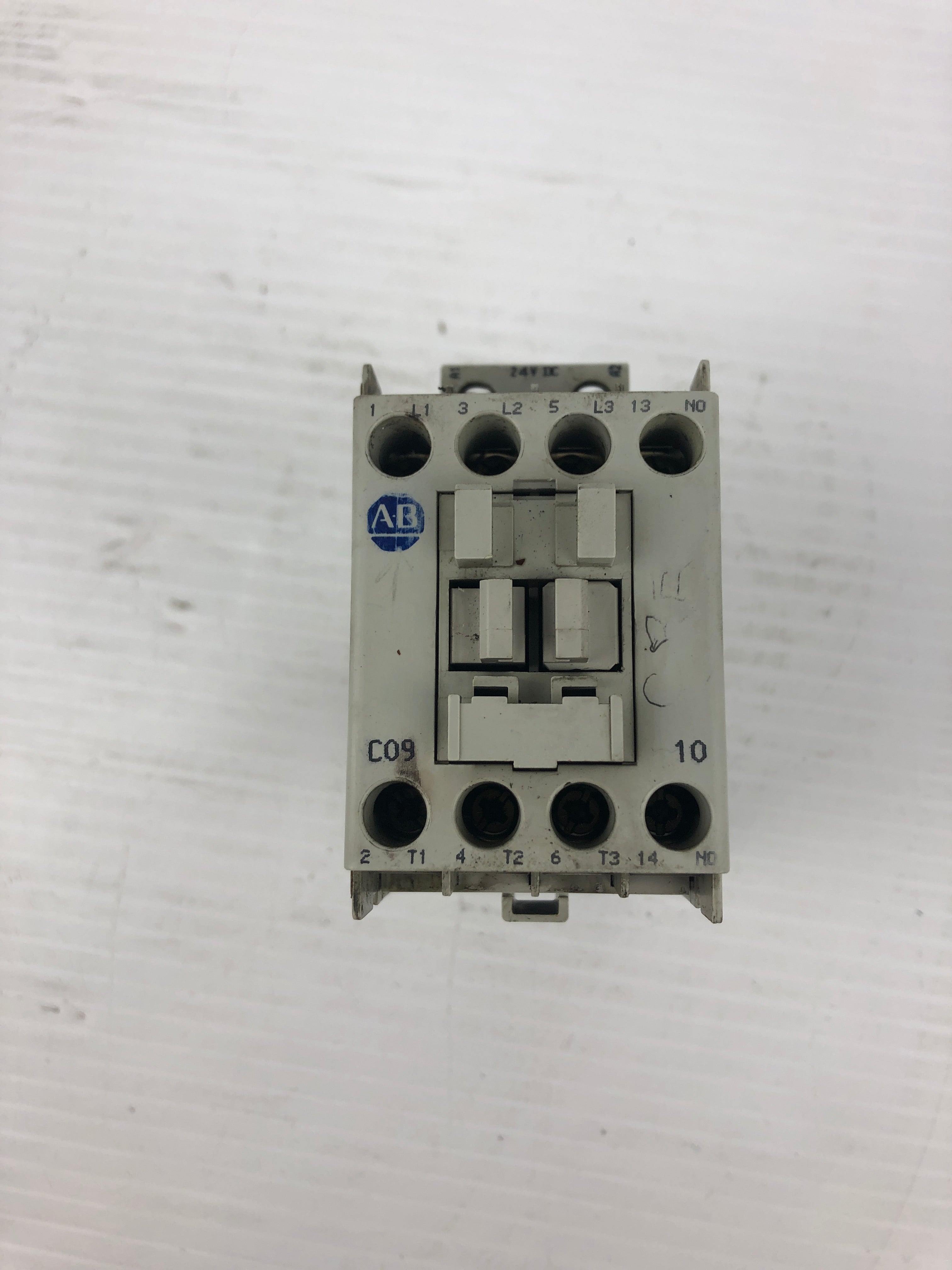 Allen Bradley 100-C09Z*10 Series A Contactor