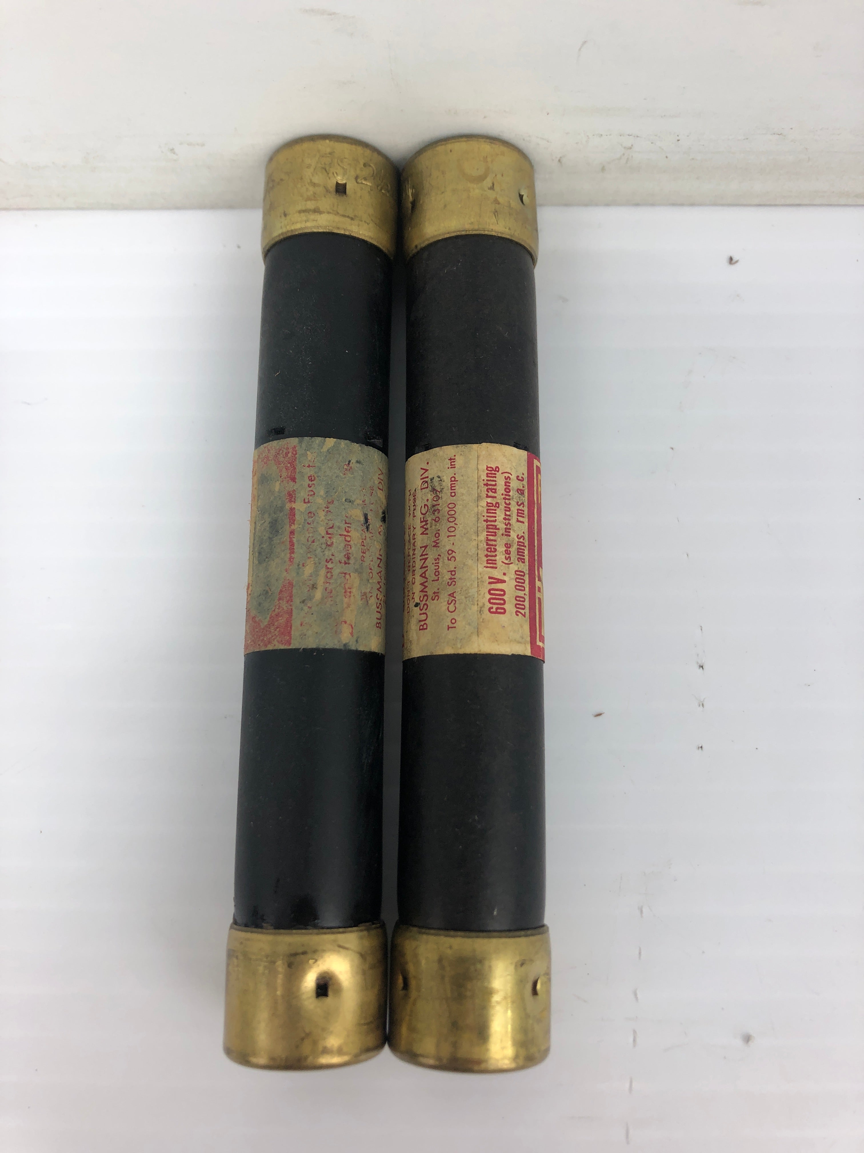 Fusetron FRS 2 1/2 Fuses 600V 2 1/2A Lot of 2