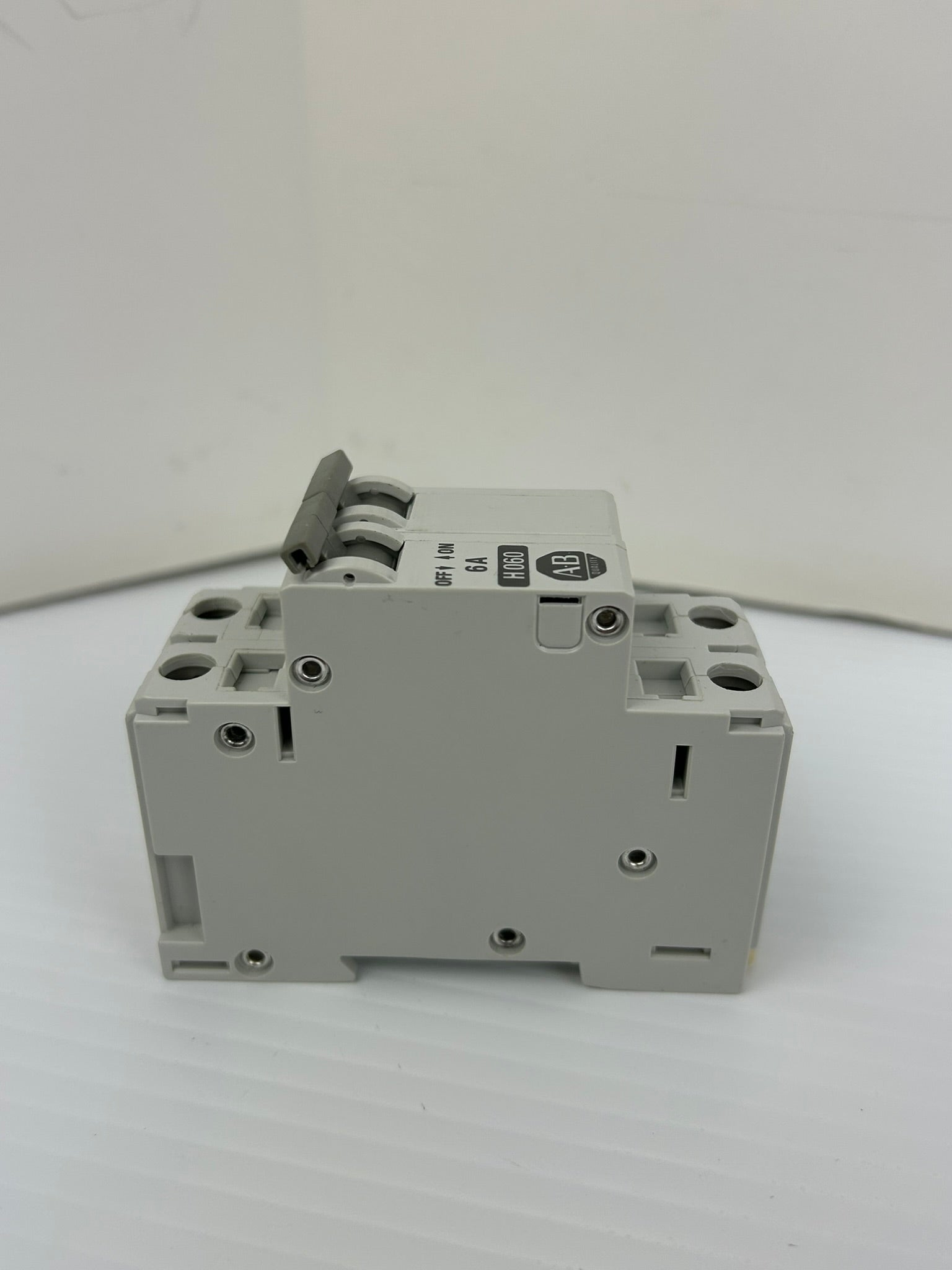 Allen-Bradley 1492-CB2 Circuit Breaker H060 Series B 480VAC 6A 2P - Lot of 2