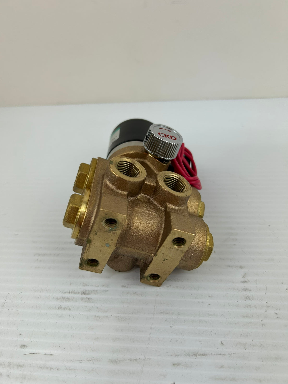 CKD PCD-03-47-1 200V Pneumatic Solenoid Valve Brass 4/5 Port 0.1-0.7 MPa