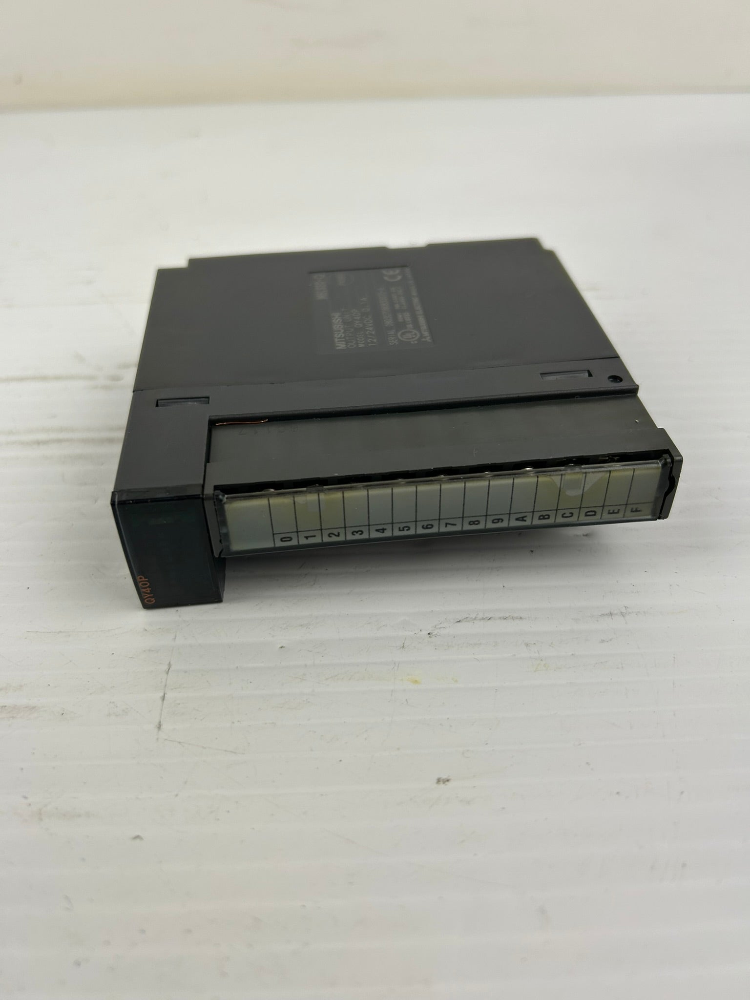 Mitsubishi QY40P PLC Output Unit Module 12/24VDC 0.1A