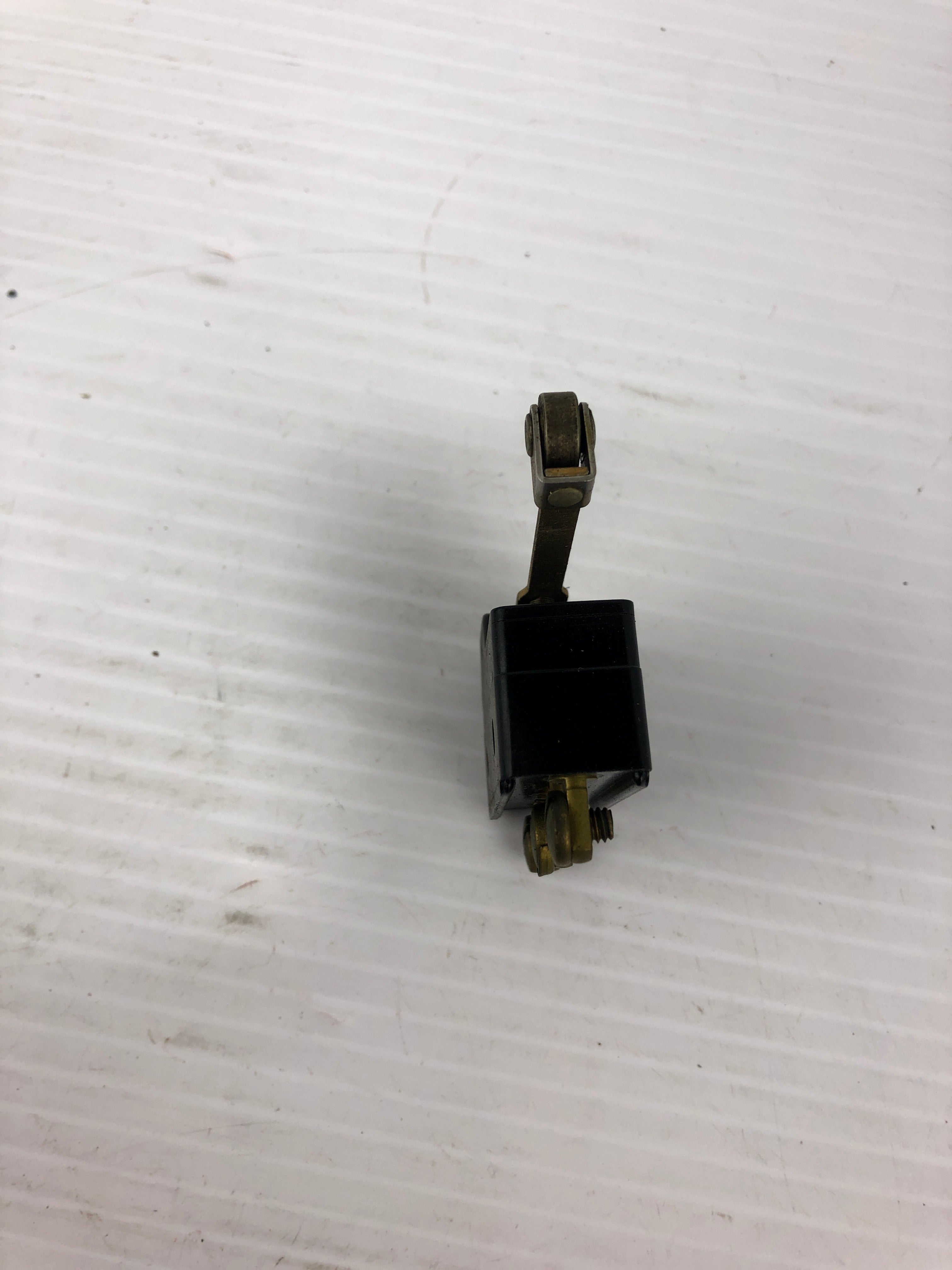 Honeywell BZ-2RW82-P4 Micro Limit Switch