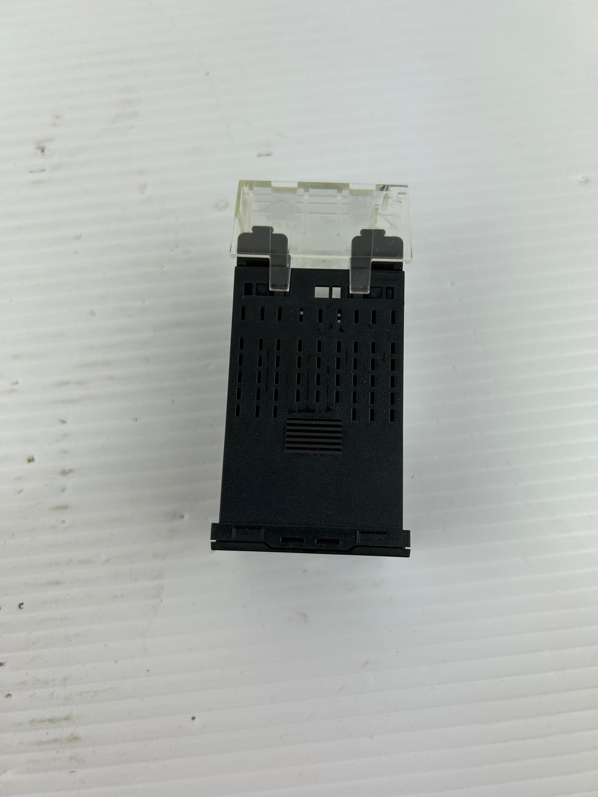 Omron E5CN-R2MT-500 Digital Temperature Controller 24V AC/DC Relay Output