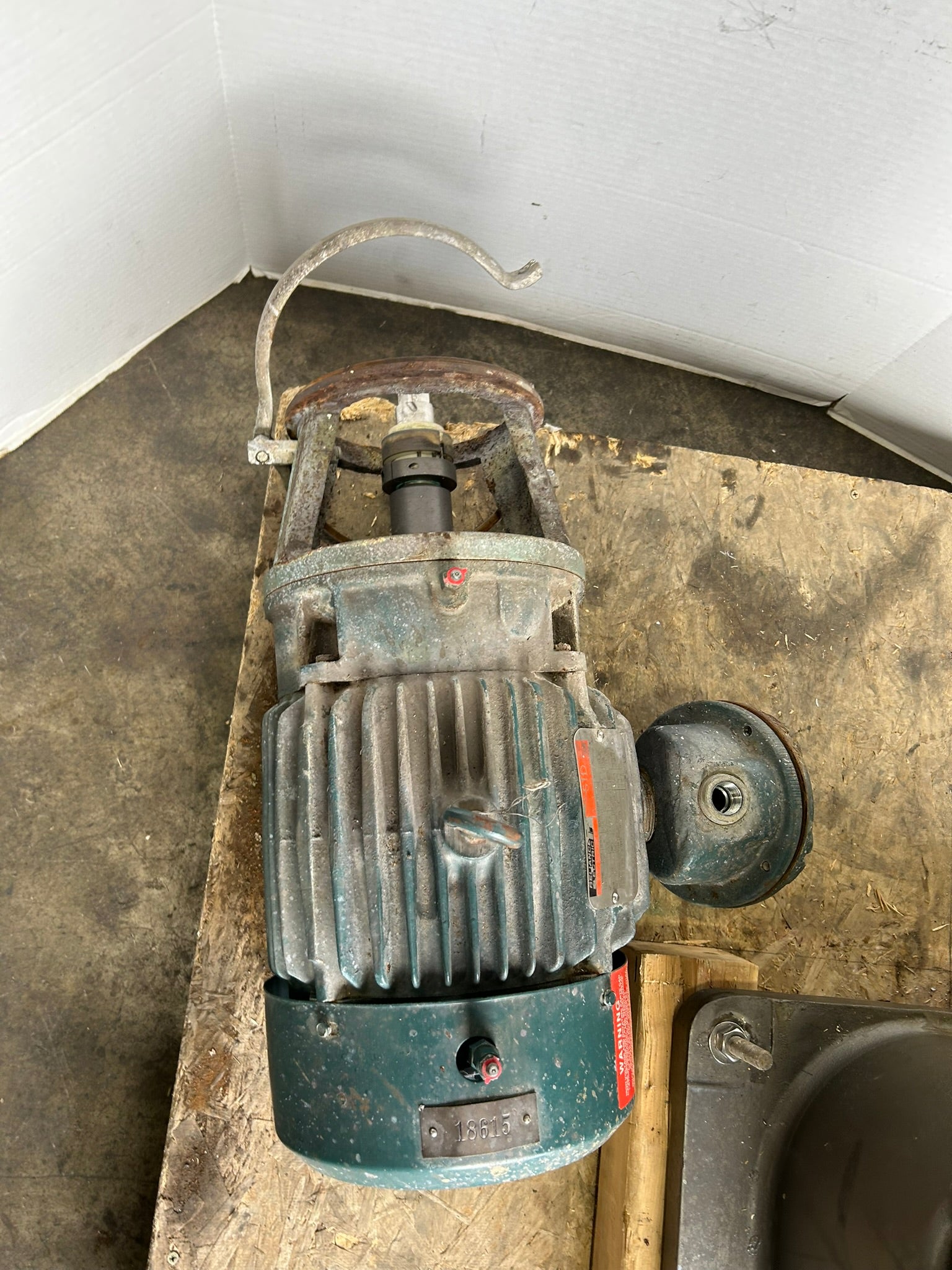Reliance Electric 01UBZ7865701G1HB STD Duty Master Motor 5HP 3PH 3480RPM 184TC