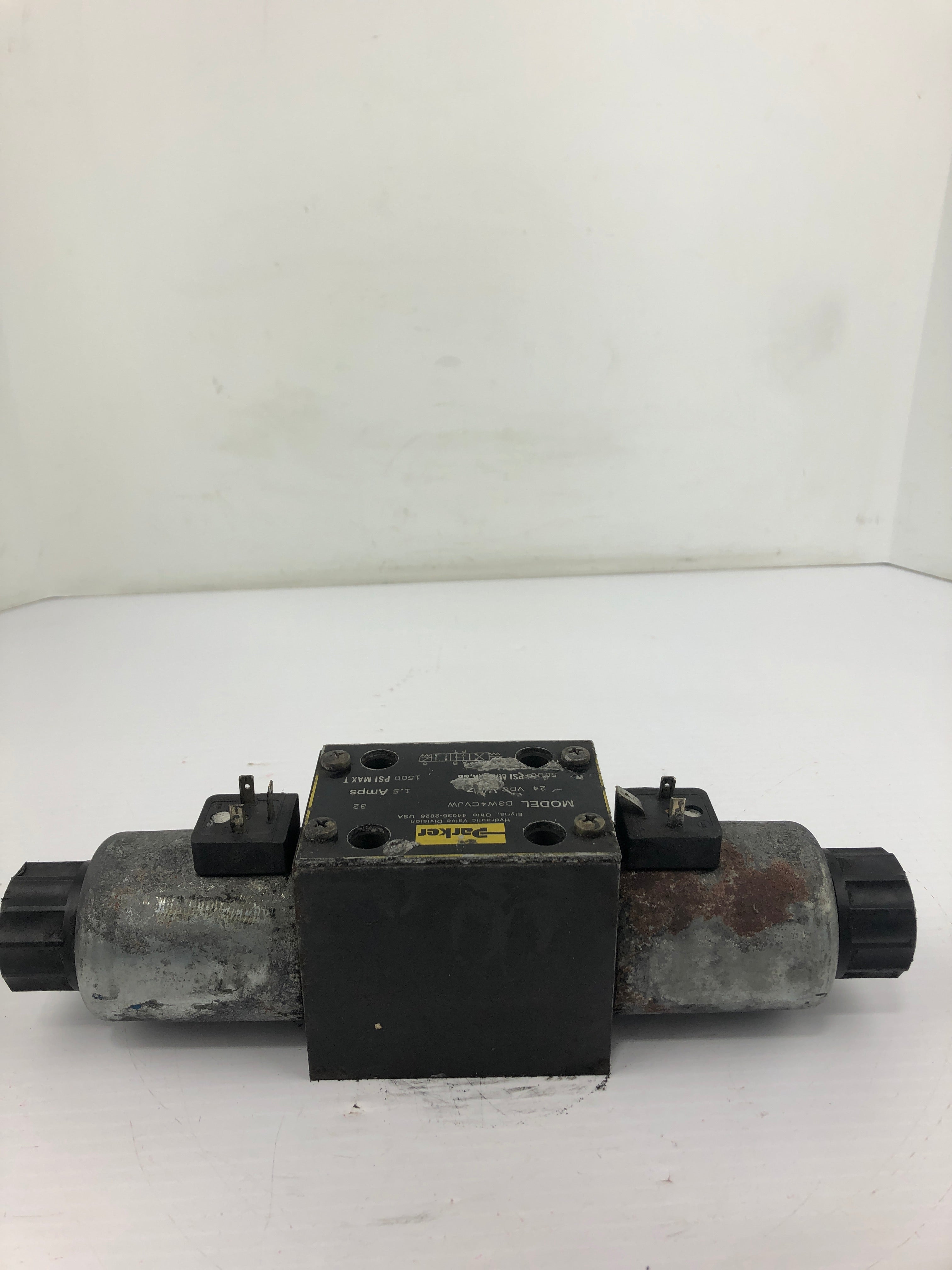 Parker D3W4CVJW Control Valve 1500/5000PSI 24VDC 1.5A