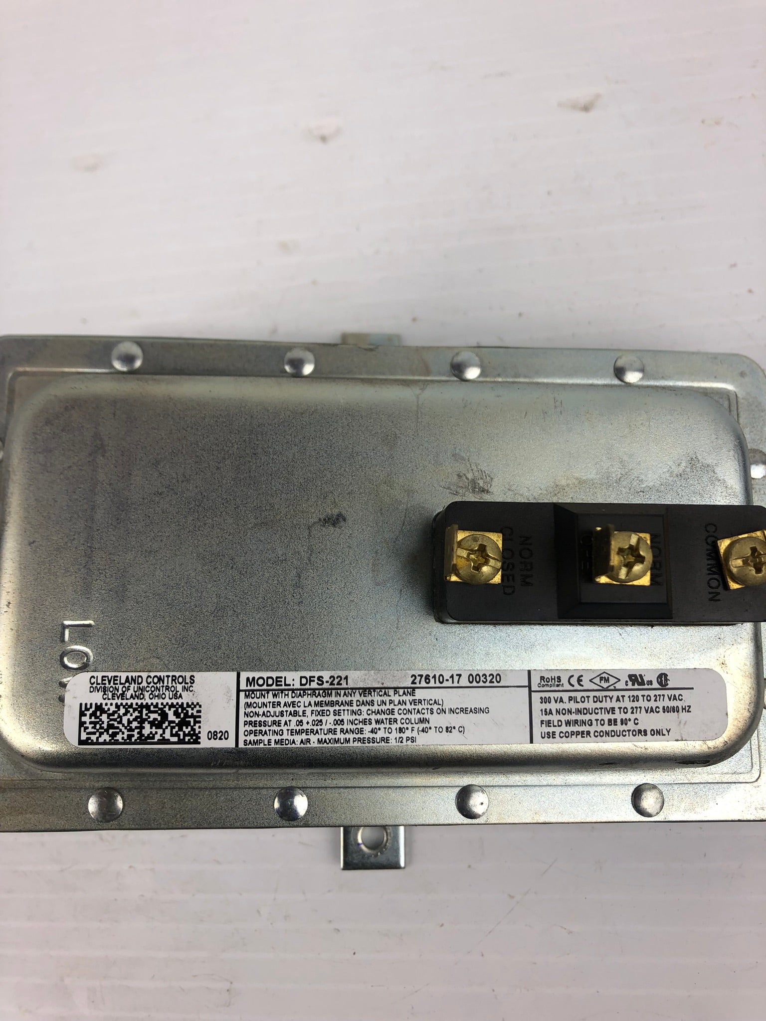 Cleveland Controls DFS-221 Air Sensing Switch 27610-17 00320