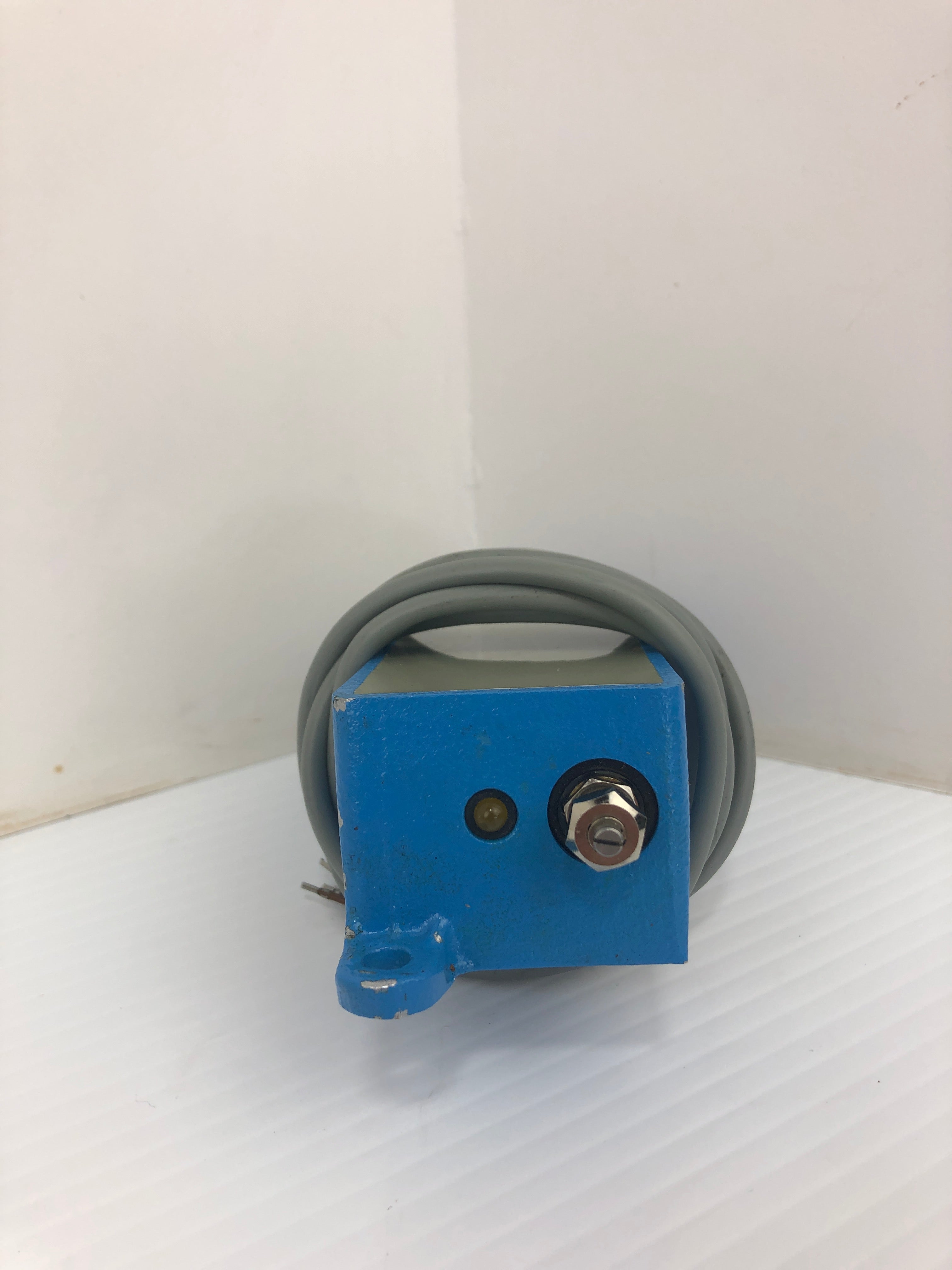 Allen-Bradley 871F-D70NP50-E2 Proximity Switch Sensor 10-30VDC 400mA