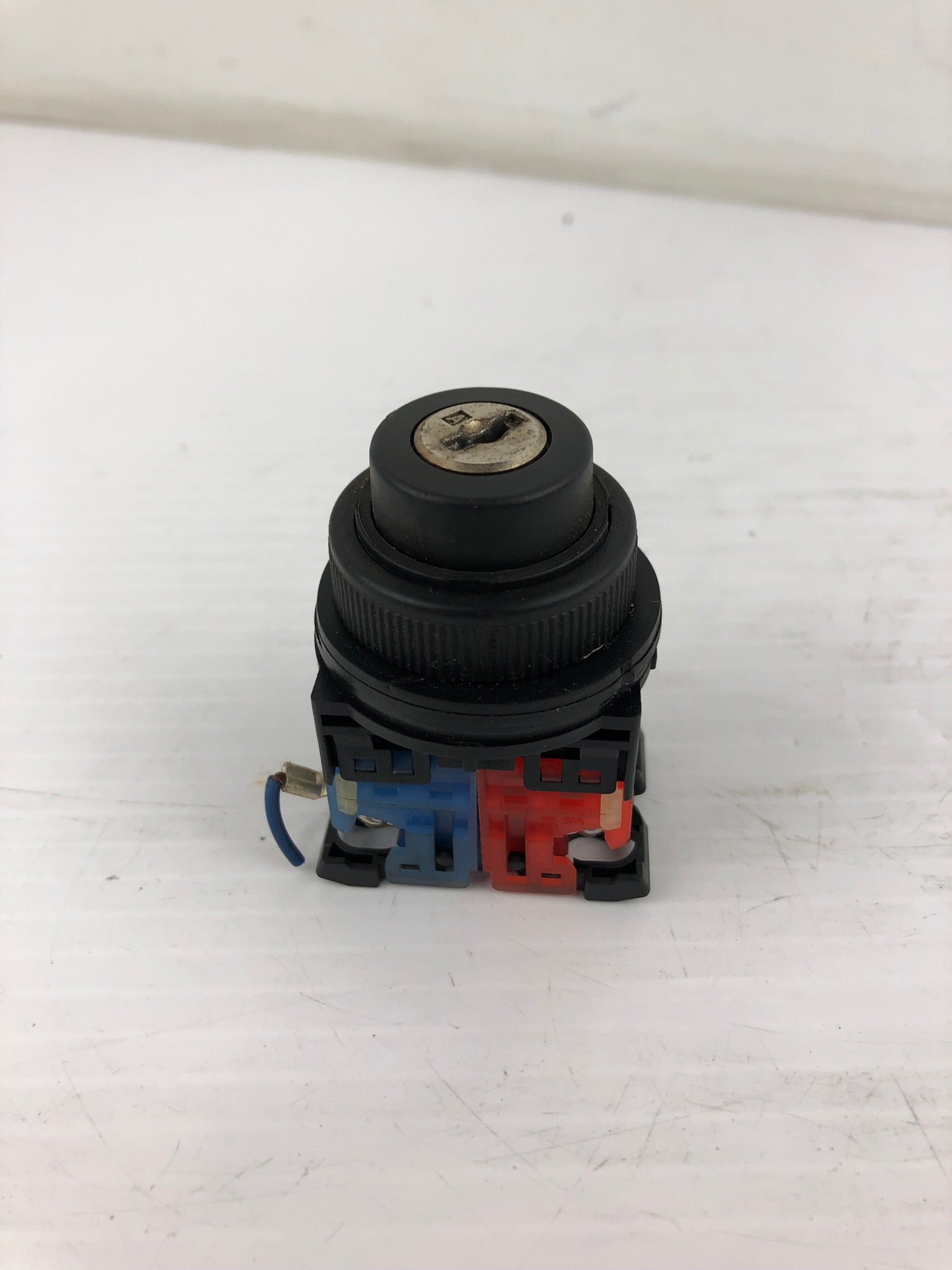 Fuji Electric AR30JR-2A Gear Key Change Over Switch - NO KEY