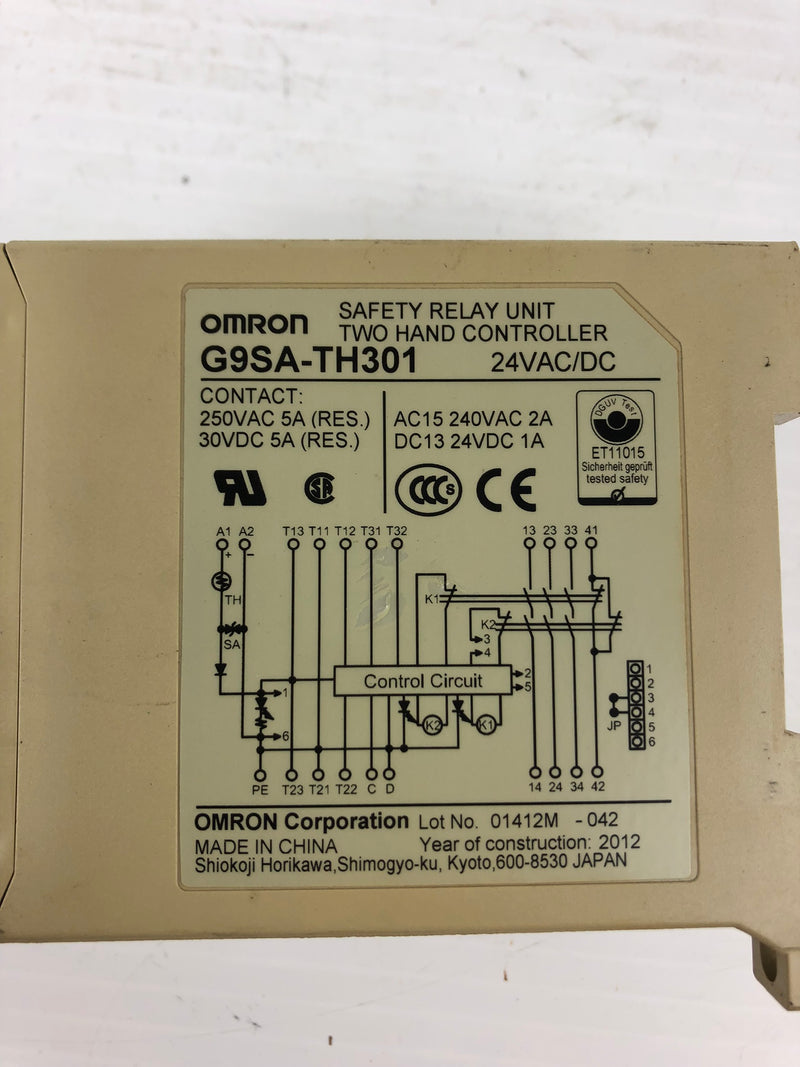 Omron G9SA-TH301 Safety Relay Unit Two Hand Controller - Bottom Damaged