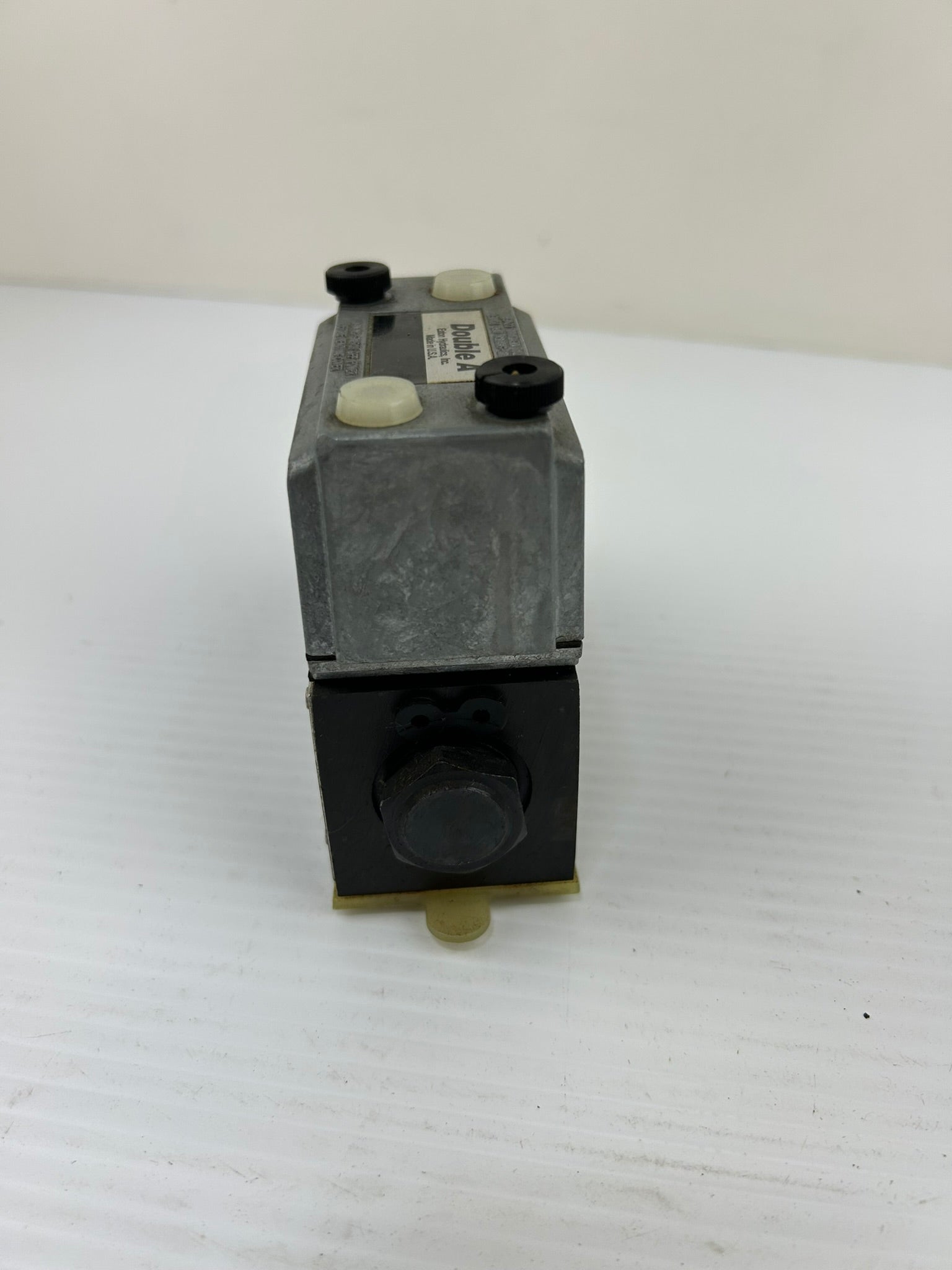 Eaton Hydraulics Double A QJ-3-C-10D1-TSPL Double Solenoid Valve 1450 PSI 100bar