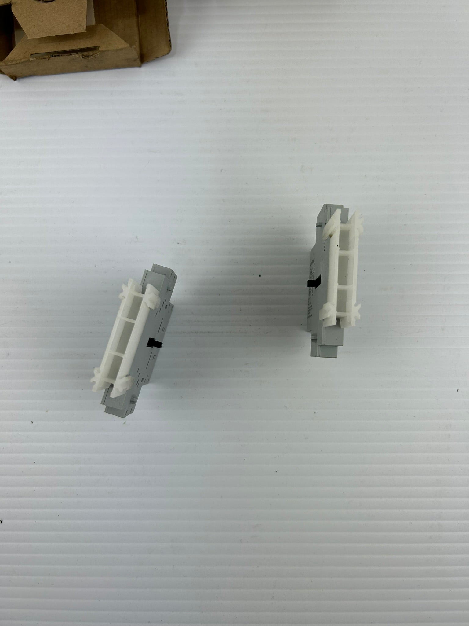 Allen Bradley 100-MCA02 Auxiliary Contact Block Series B - Lot of 2