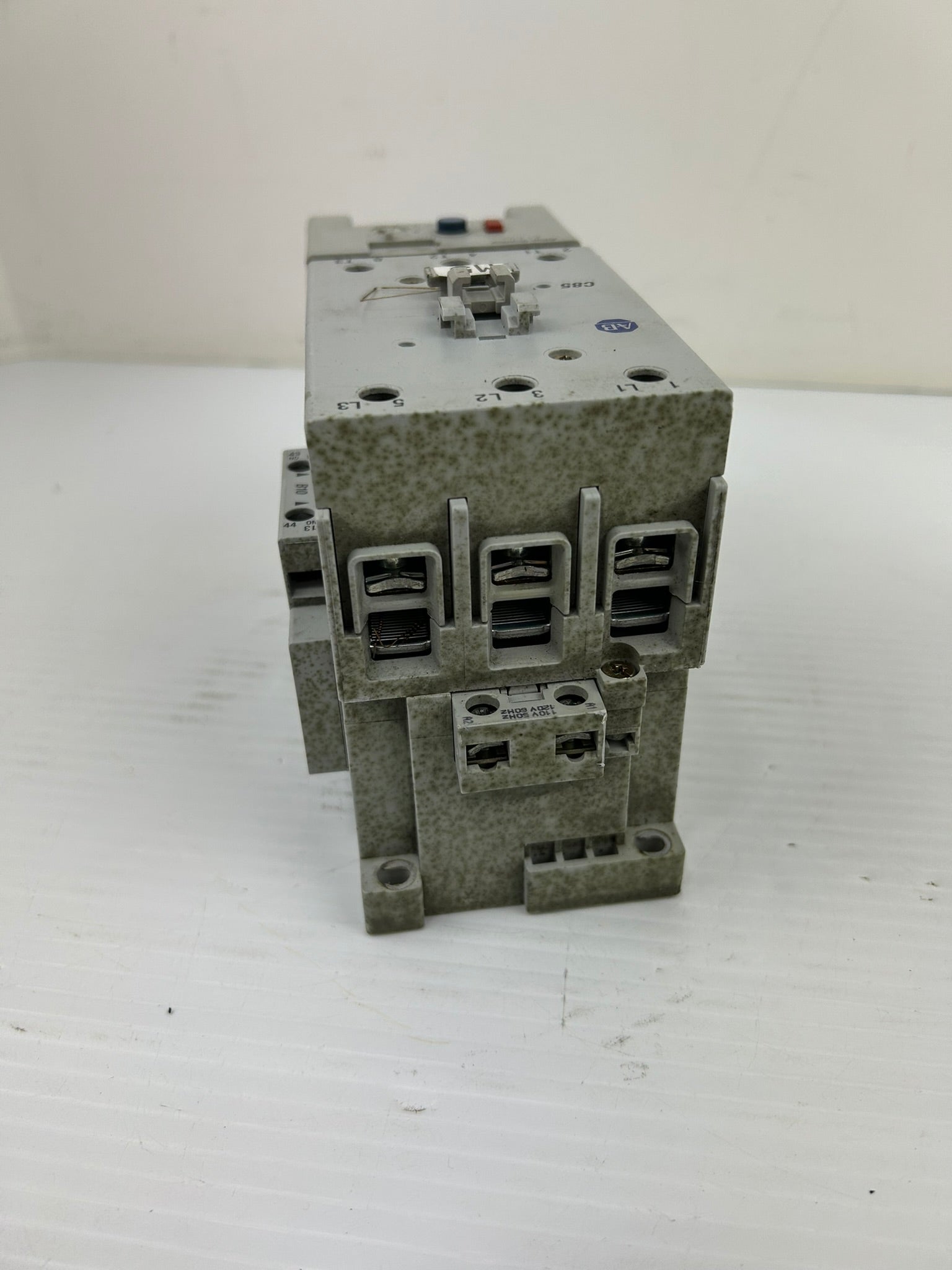 Allen Bradley 100-C85*00 Smart Motor Controller with 193-EEGE Overload Relay