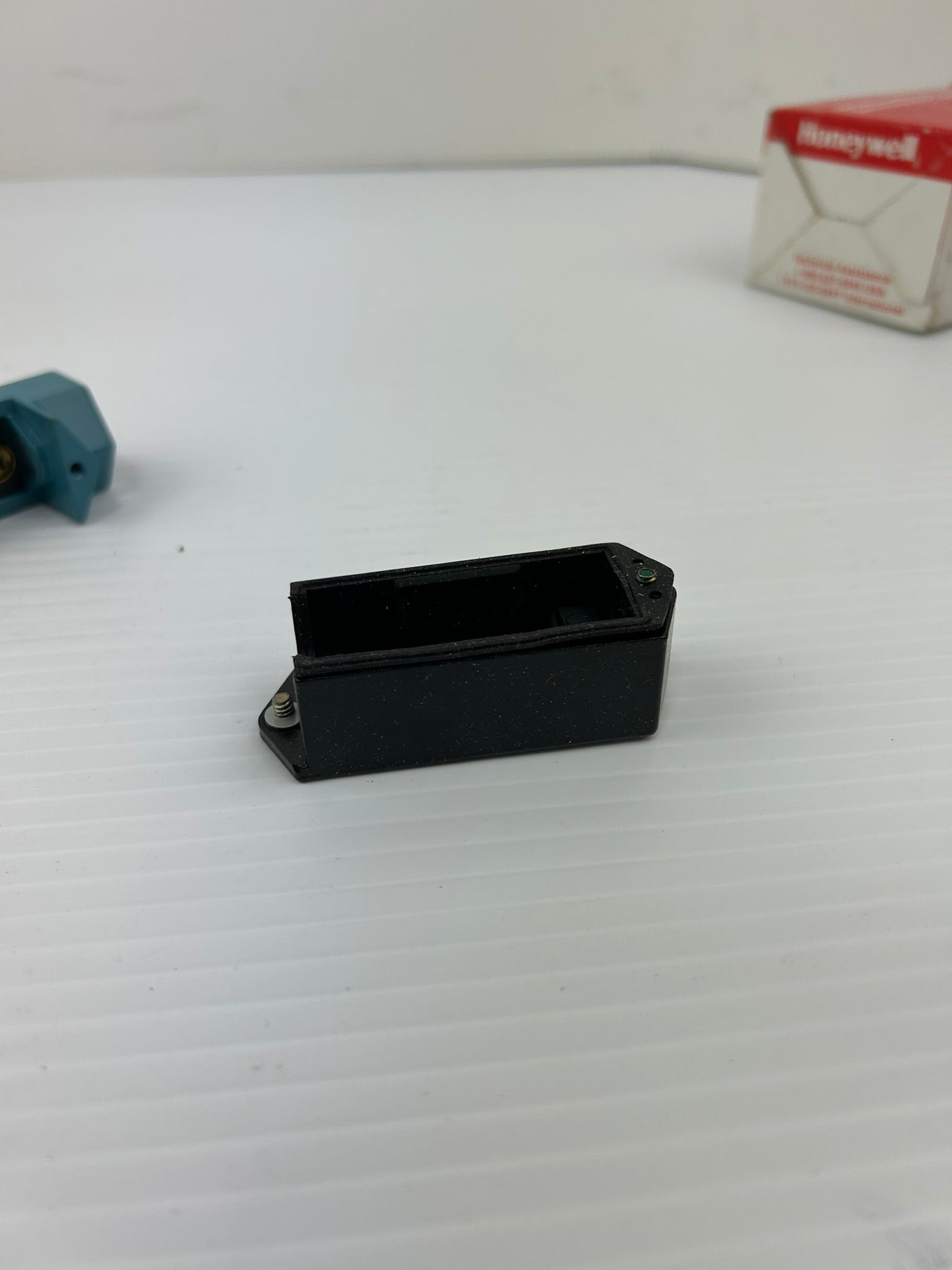 Honeywell BZE6-2RQ8 Microswitch Switch