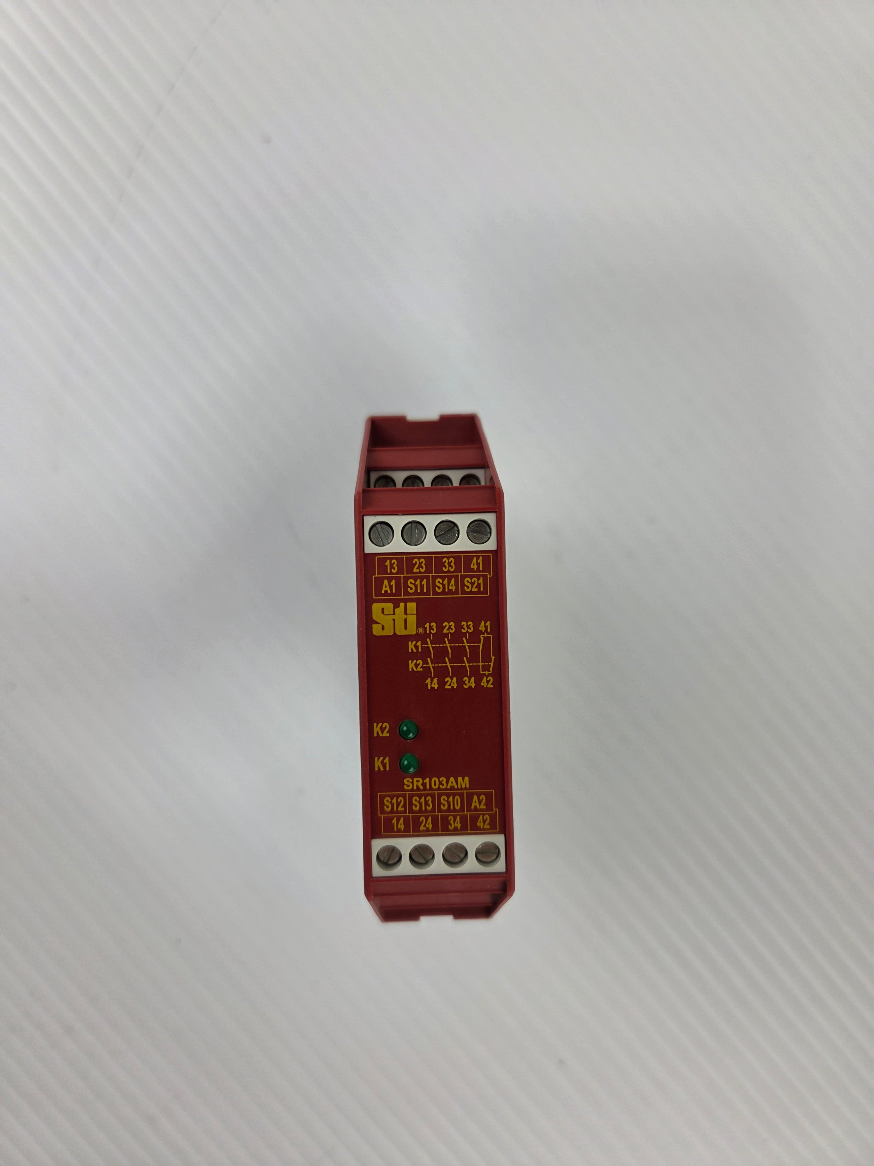 STI SR103AM02 Safety Monitoring Relay 115VAC DIN Rail 3NO 1NC Guard SR103AM