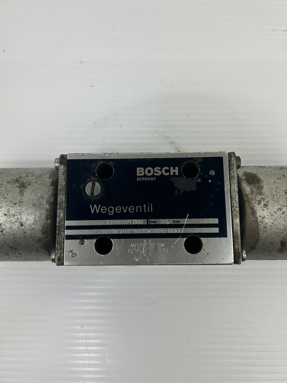 Bosch 0810001000 V93 Directional Valve