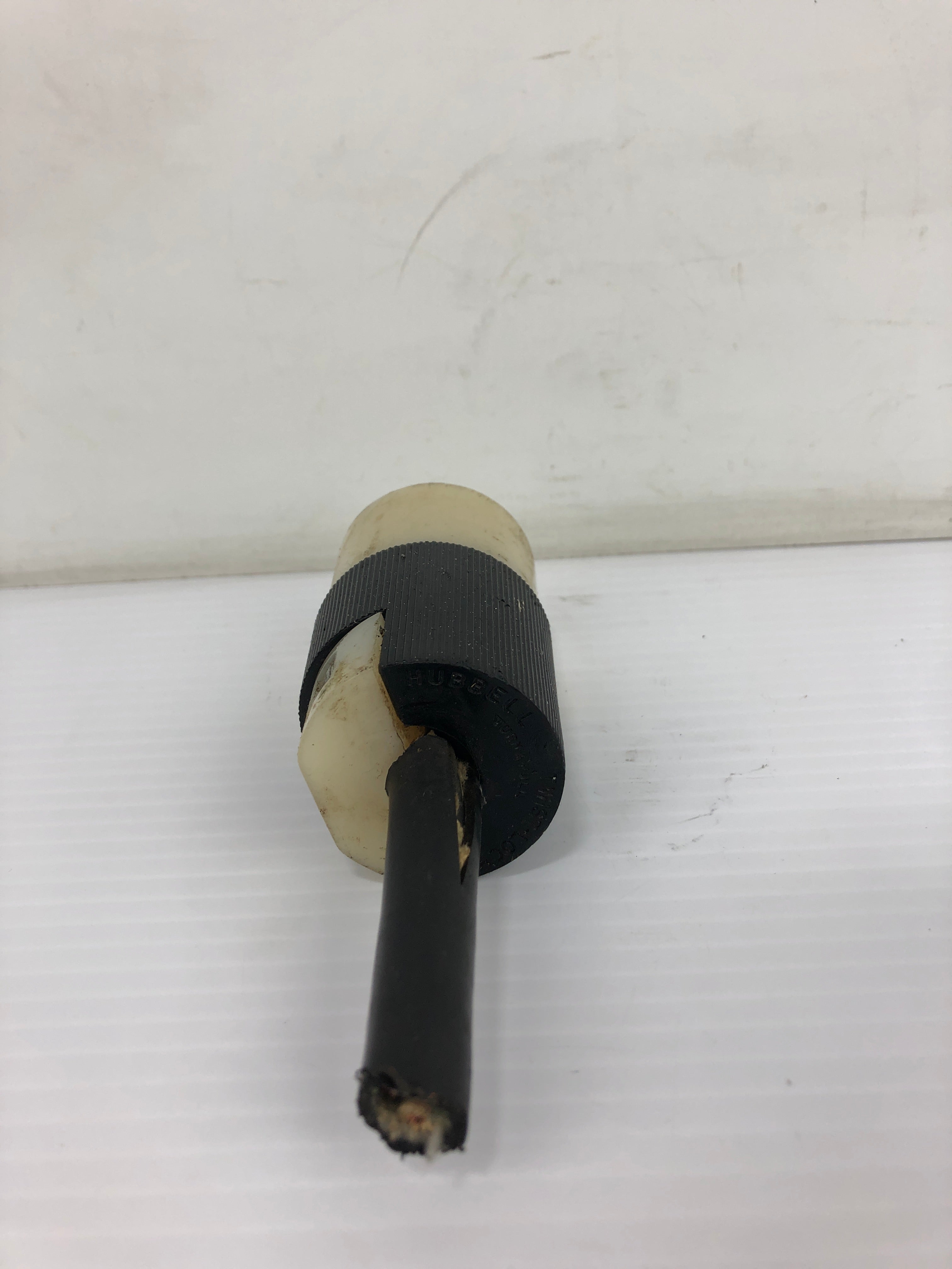 Hubbell Turn and Pull Receptacle 20A 125/250V