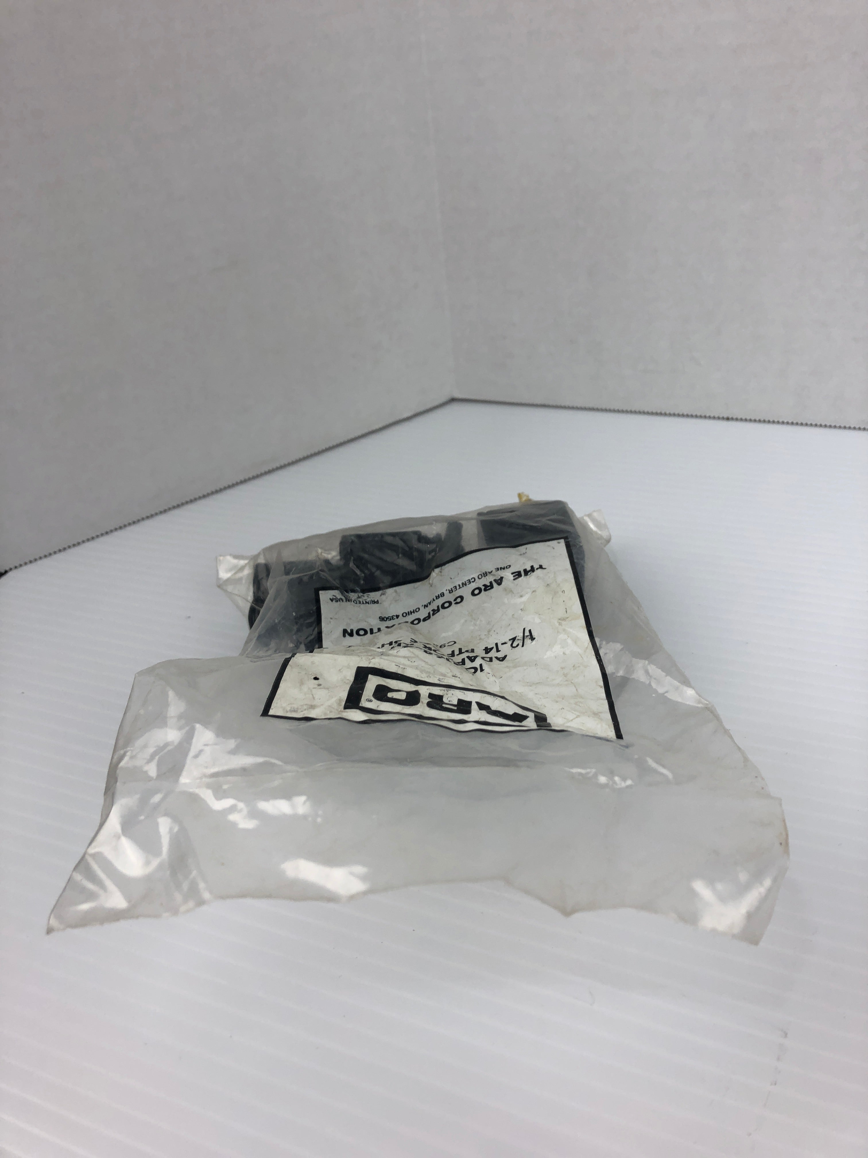 Aro 104168-4 Adaptor Kit 1/2-14PTF SAE Short