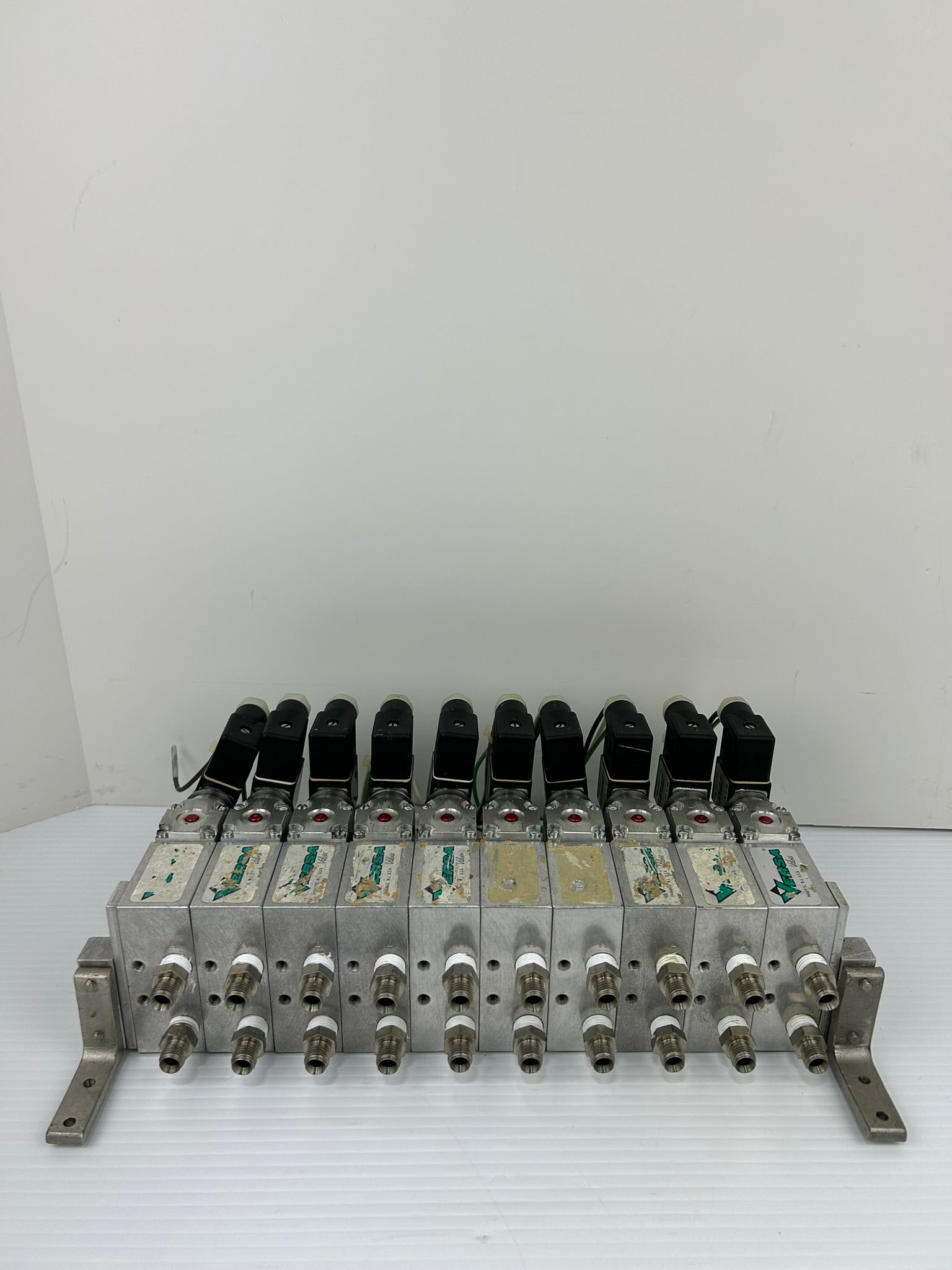 Versa KM-433-1 Manifold Valve Assemby With 10 Valves KSG-4232-6K-HC