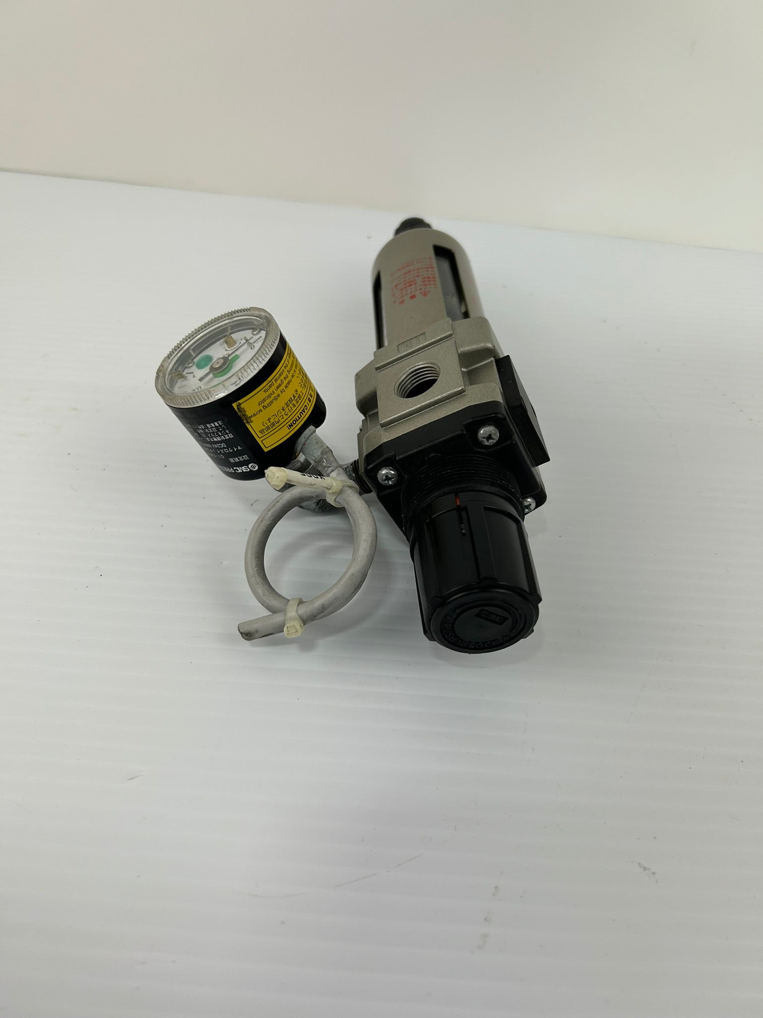 SMC AW30K-03D-X2384 Filter Regulator with SMC GP46-10-02L5-SC-2-Q Gauge