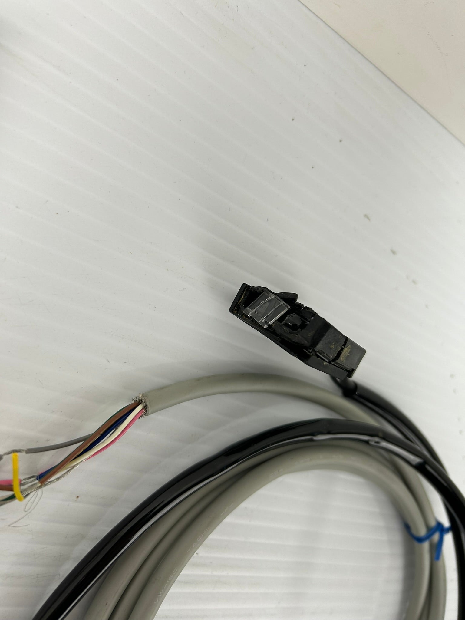 Omron E3MC-X11 LED Full Color Sensor E3MCX11 - Black Sensor Lens Broken